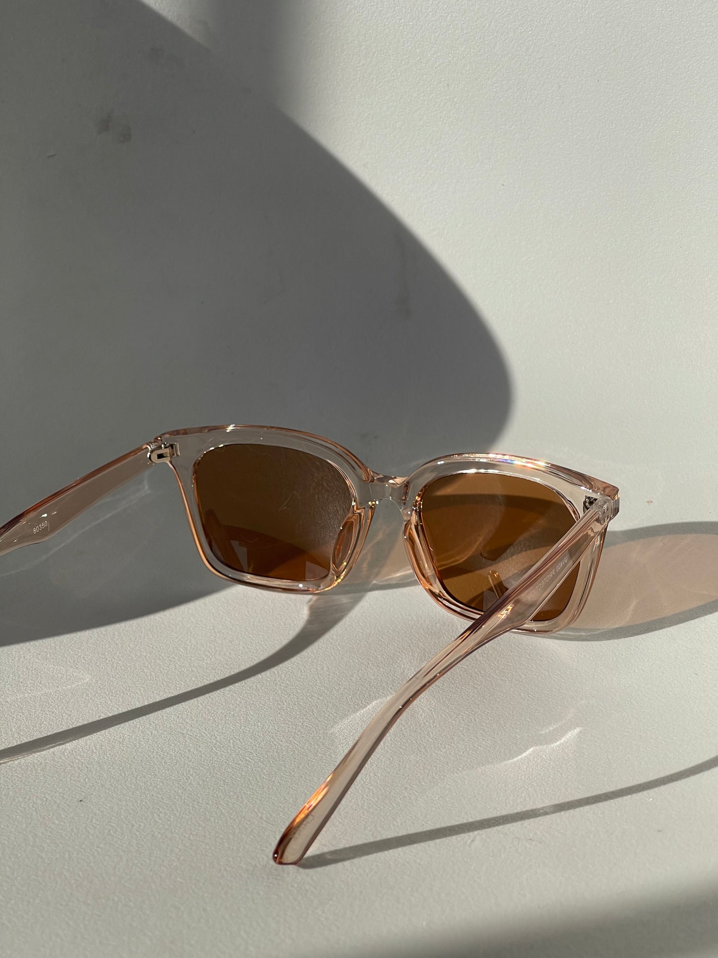 Caige Classic Sunglasses In Peach