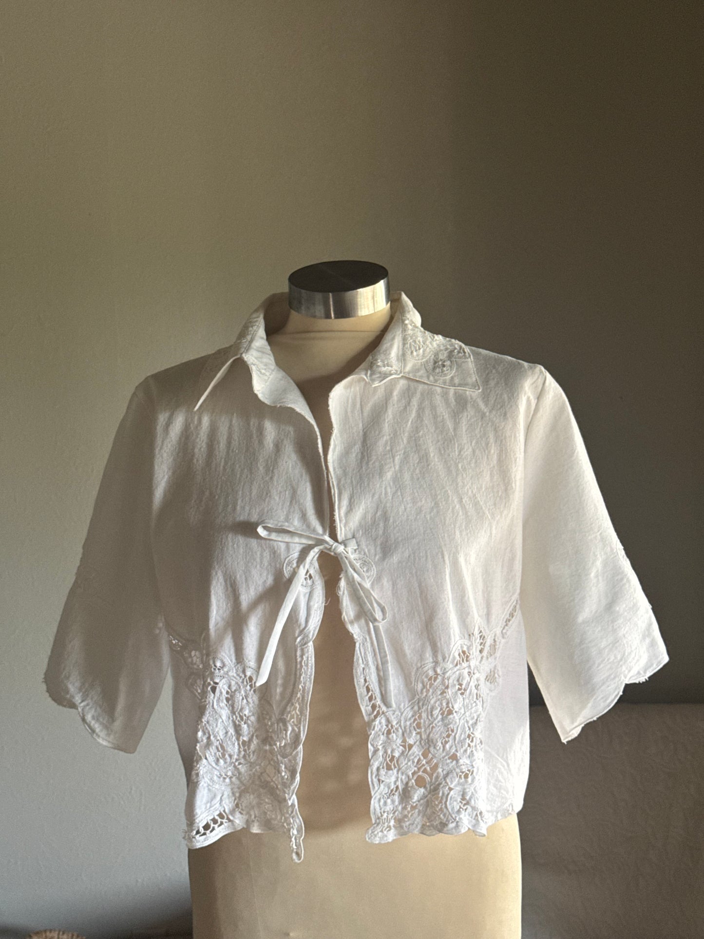Judy Handcrafted Vintage Crop Tie Top In Ivory