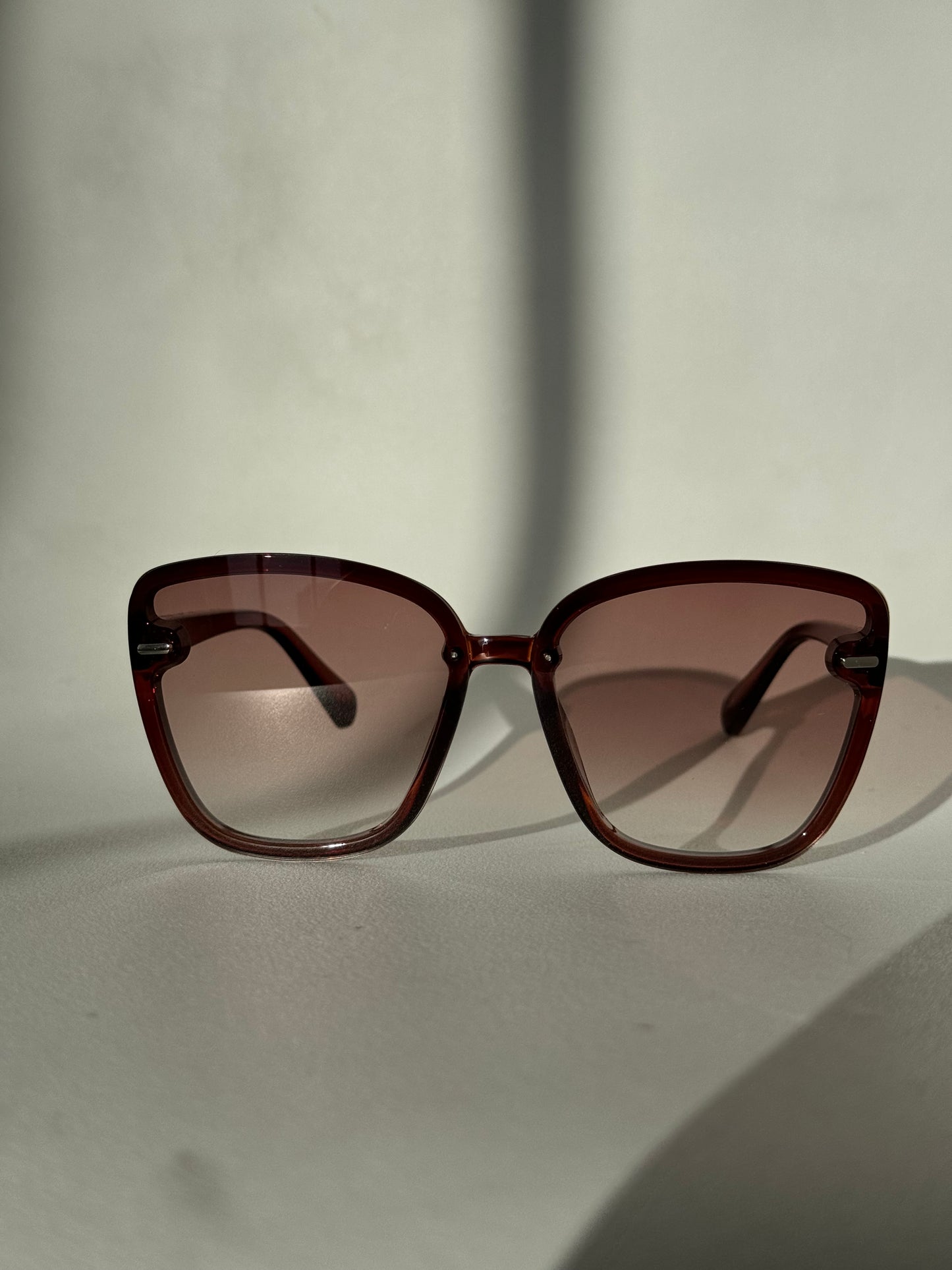 Cherie 70s Style Sunglasses In Brown