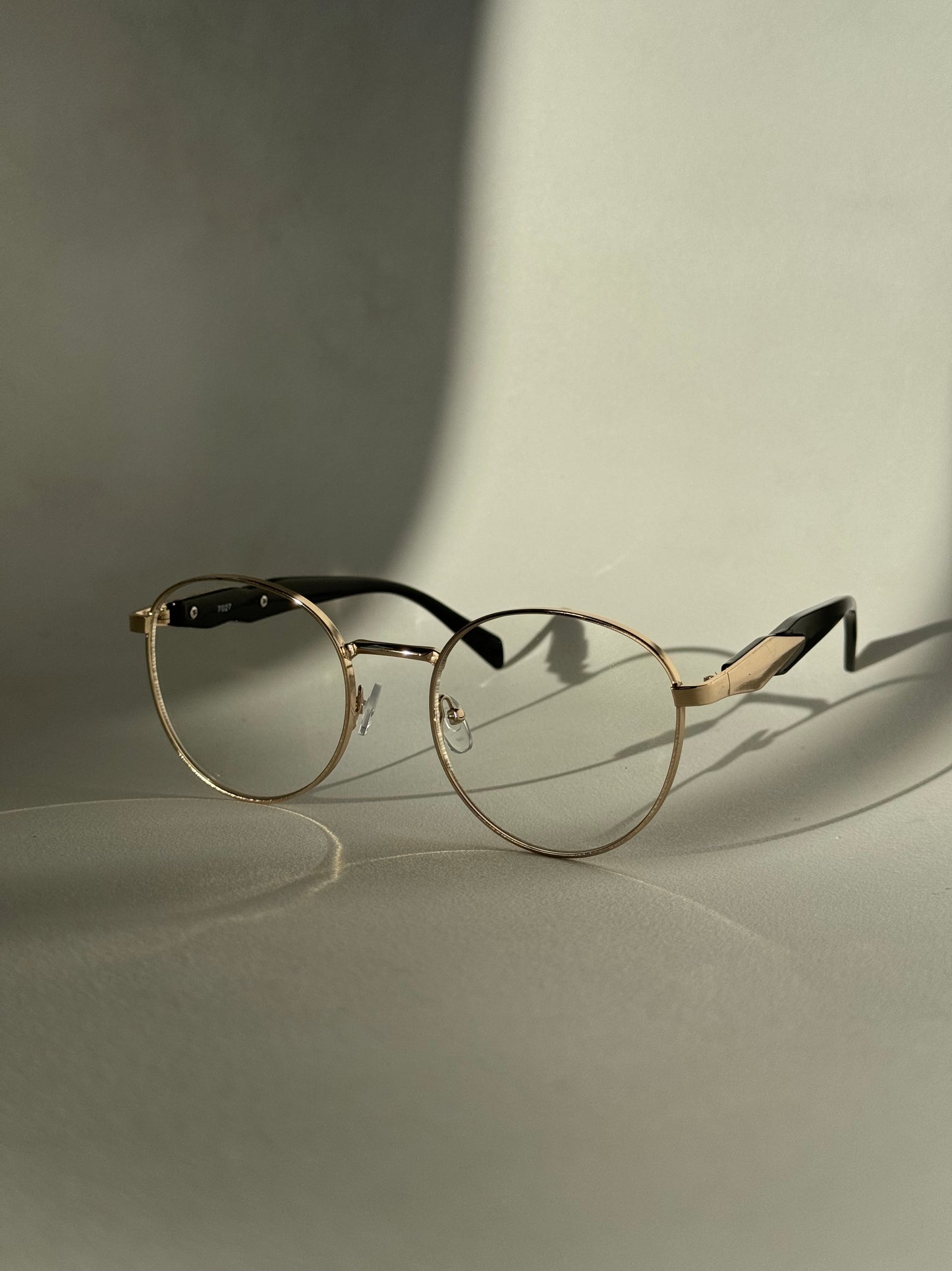 Davon Classic 80s Style Sunglasses In Clear