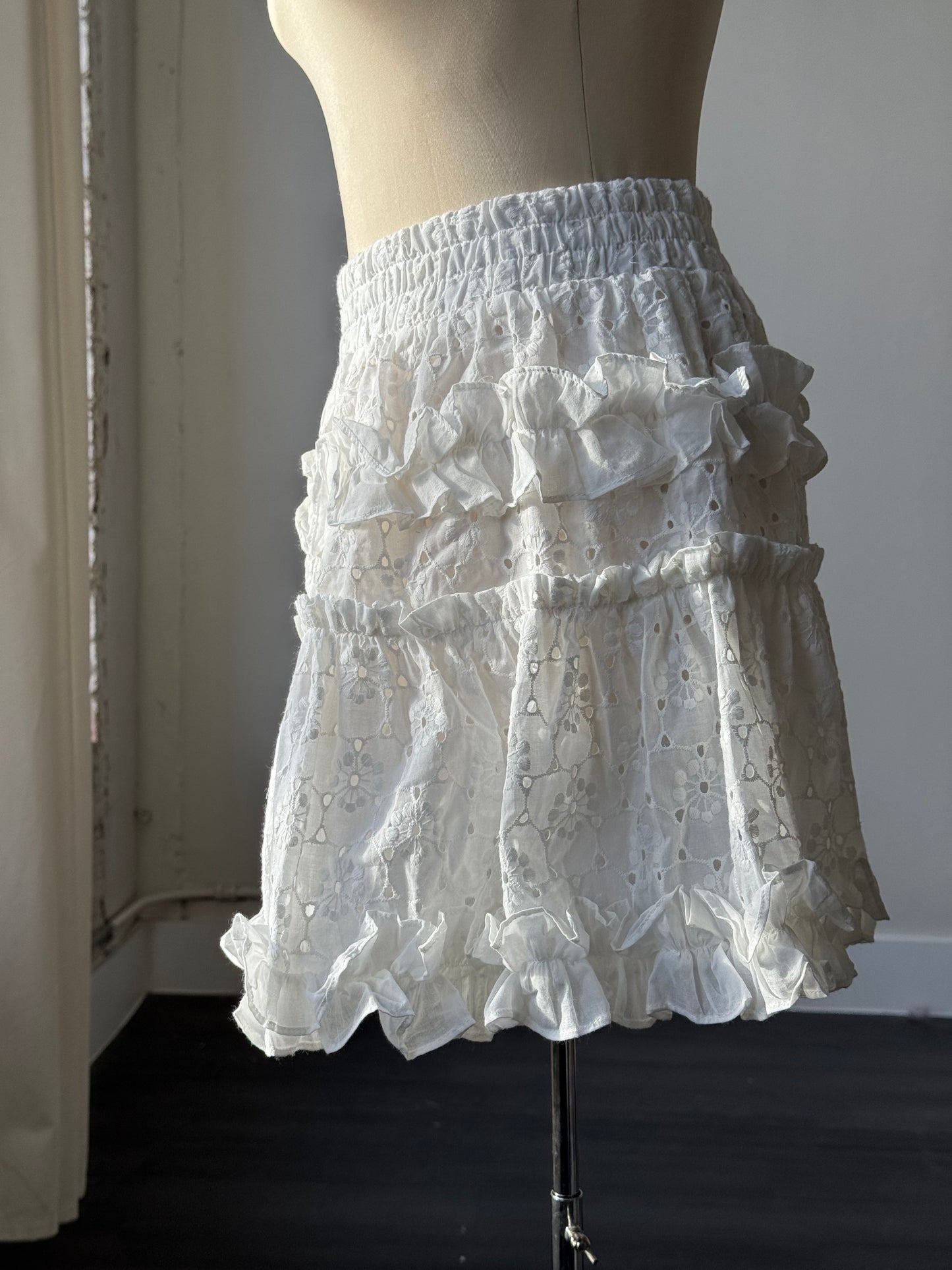 Linda Cotton Eyelet Ruffled Skirt In Ivory