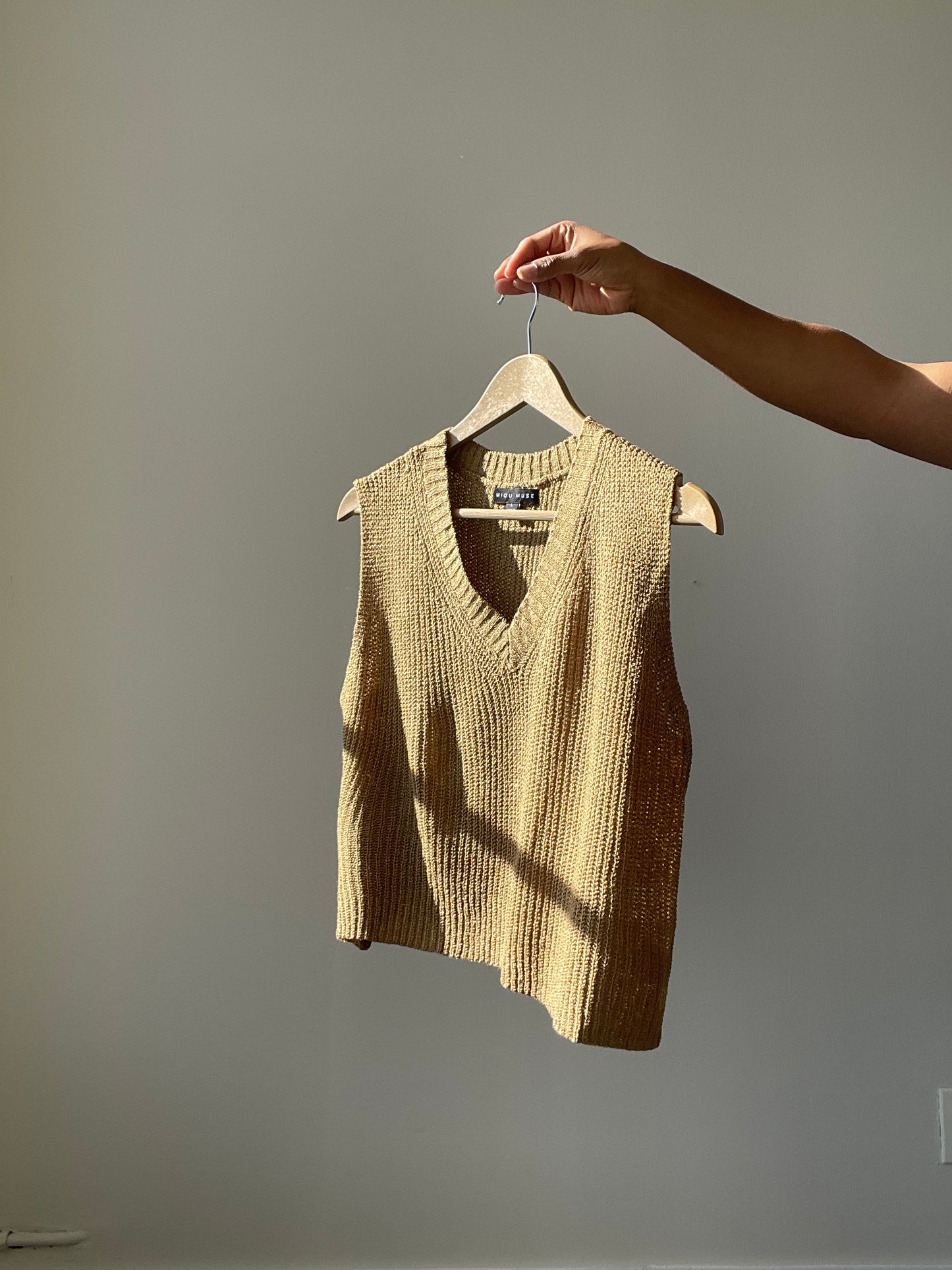 Ingrid Classic Cropped Lightweight Sweater Vest In Olive