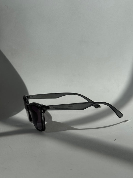 Tangi Triple Stud Classic Sunglasses Smoke