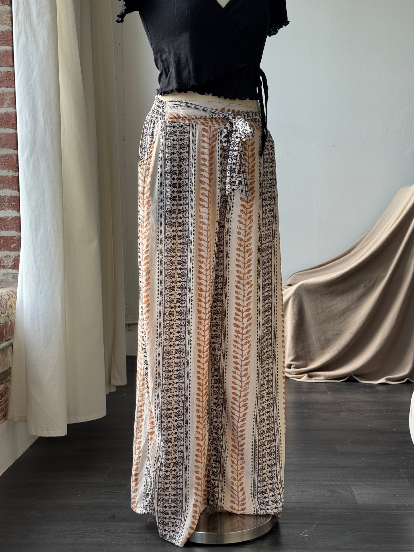 Lacey Tie Front Pants In Nat