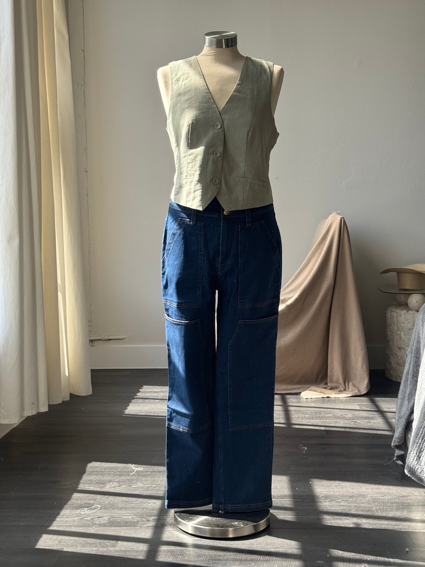 Caleb Classic Cowboy Straight Leg Jeans In Indigo