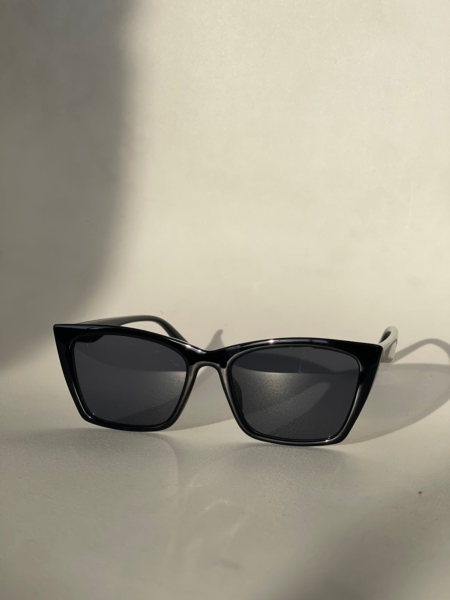 Stacy Edgy Cat Eye Sunglasses In Black