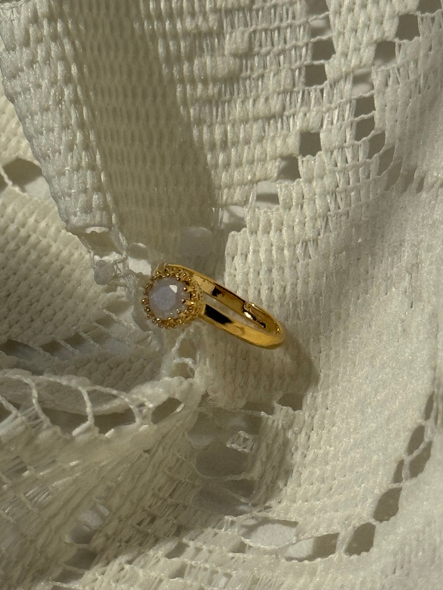 Pacey Single Charm & Band Ring In Ivory Gold