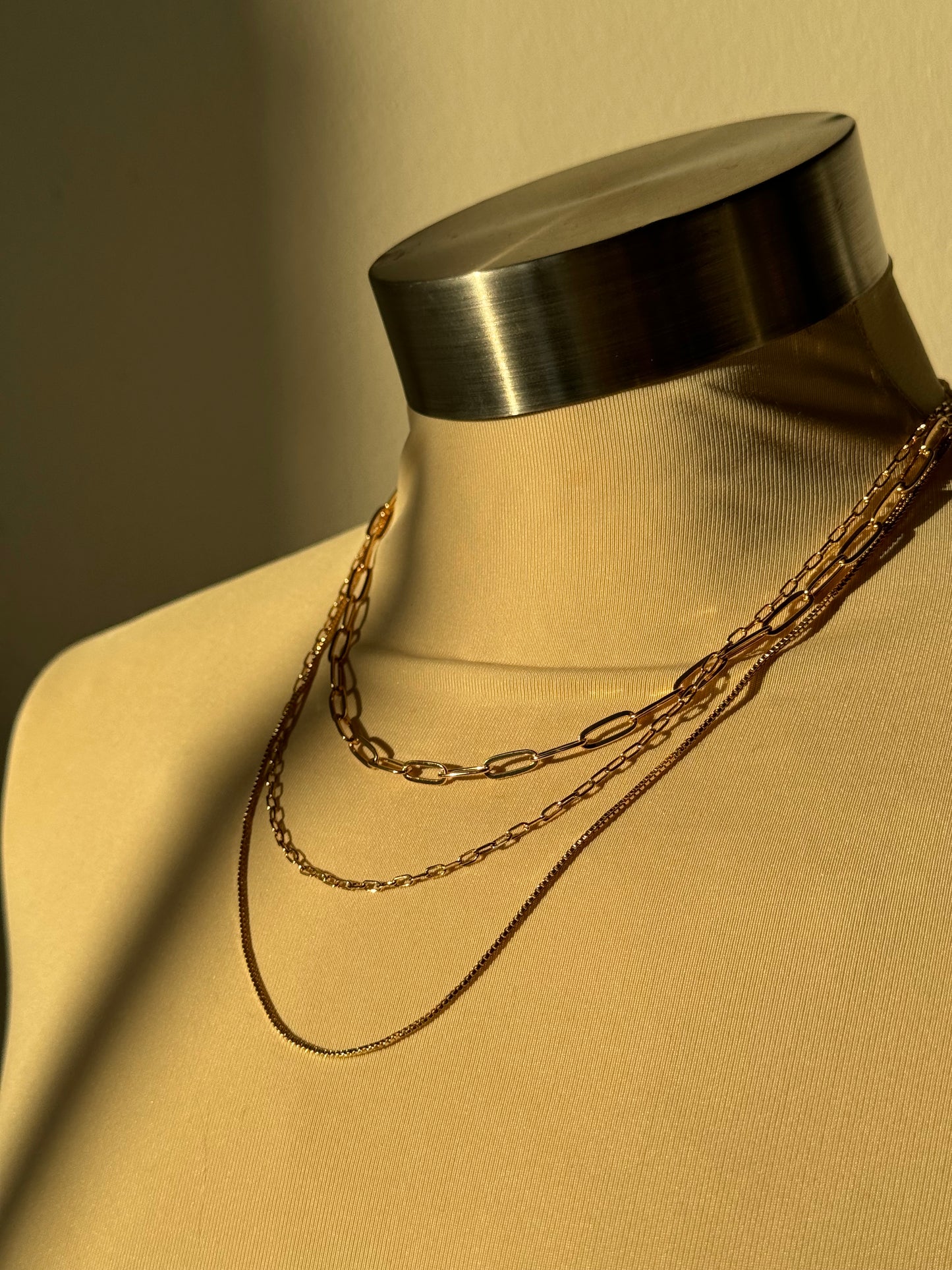 Amber Tri Link Layered Necklace In Gold