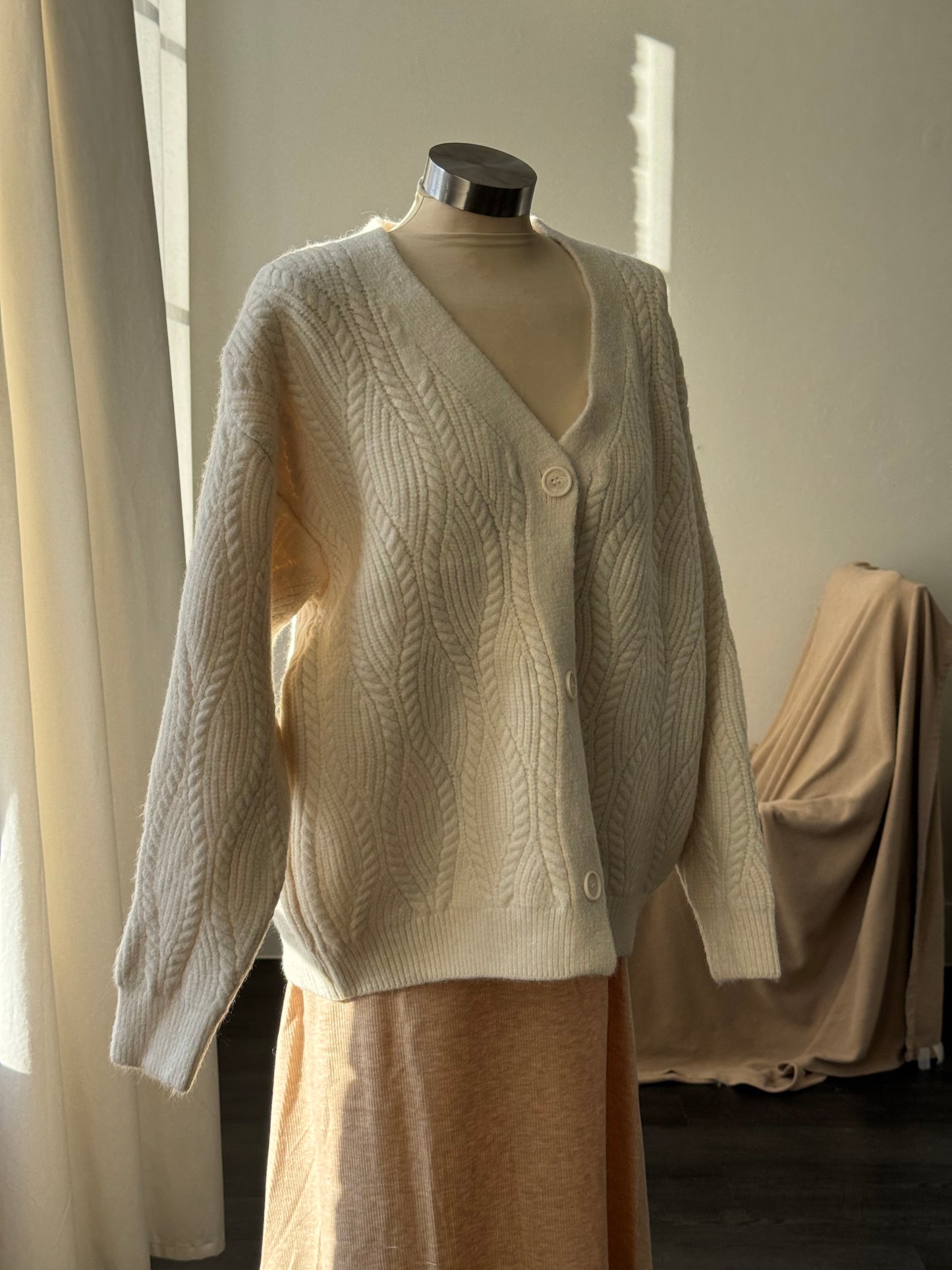 Henry Cotton Classic Cable Button Front Sweater In Ivory