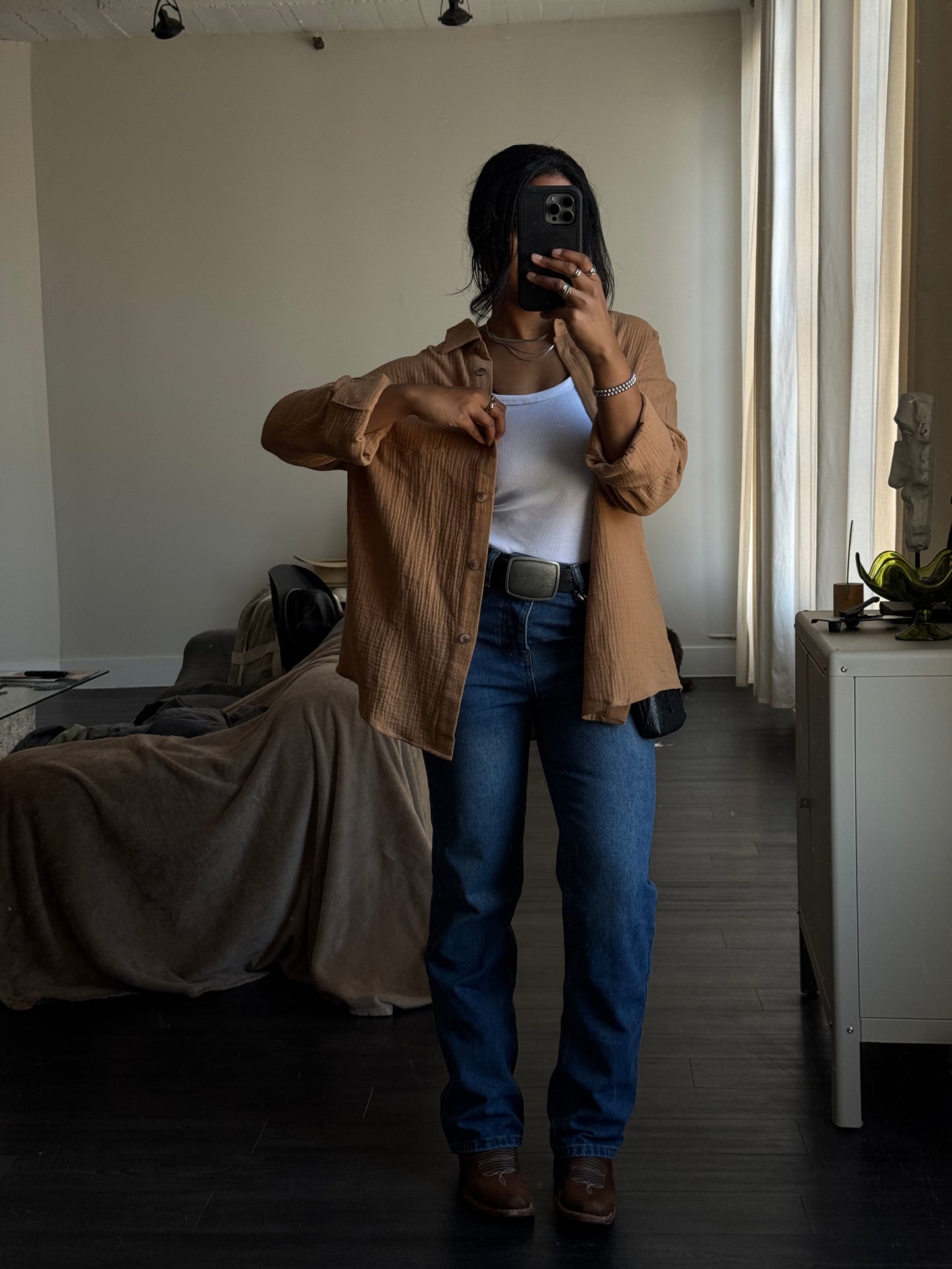 Trish Classic Cotton Boyfriend Button Down In Mocha
