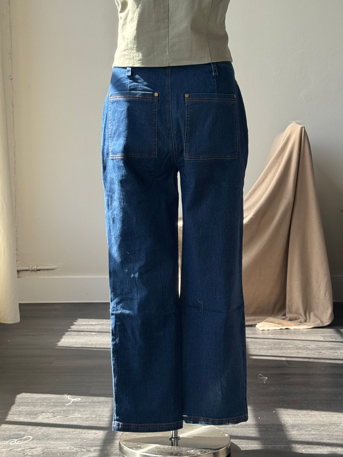 Caleb Classic Cowboy Straight Leg Jeans In Indigo