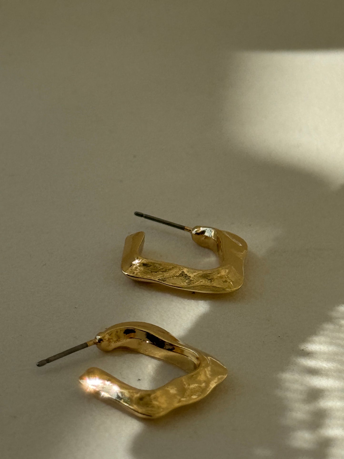 Ollie Organic Square Hug Hoop Earring In Gold