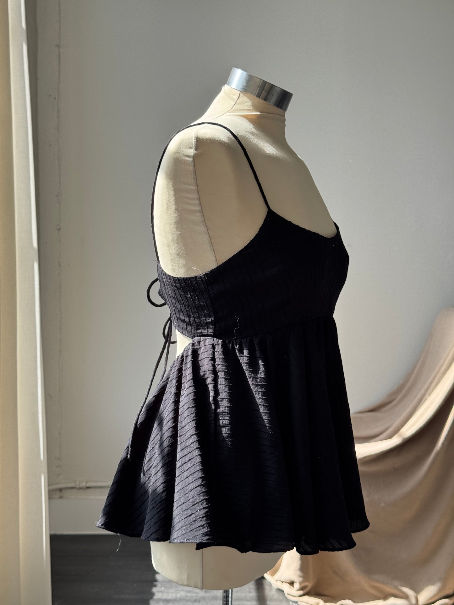 Mabel Open Back Doll Top In Black