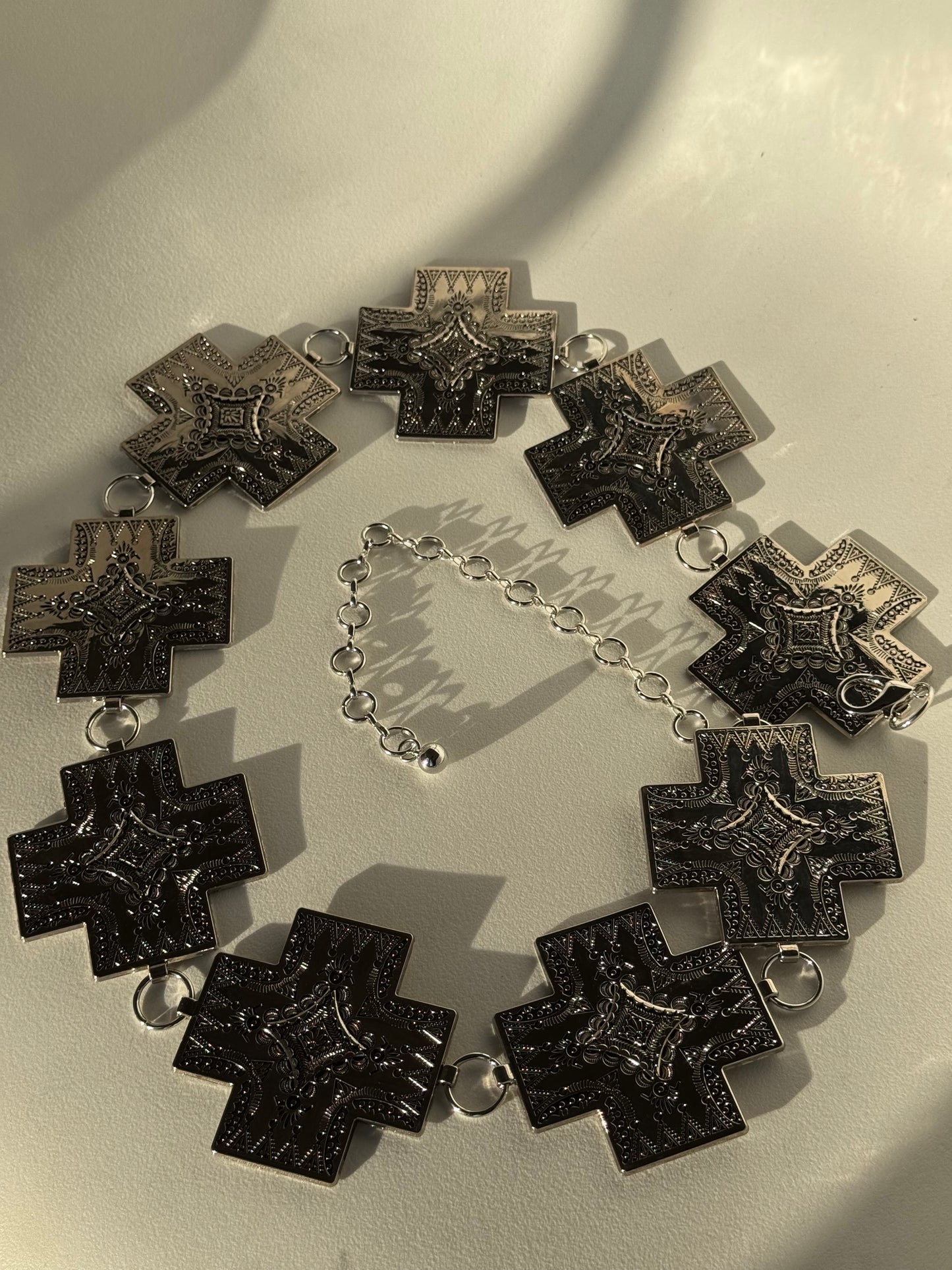 Clint Cross Metal Chain Belt In Silver