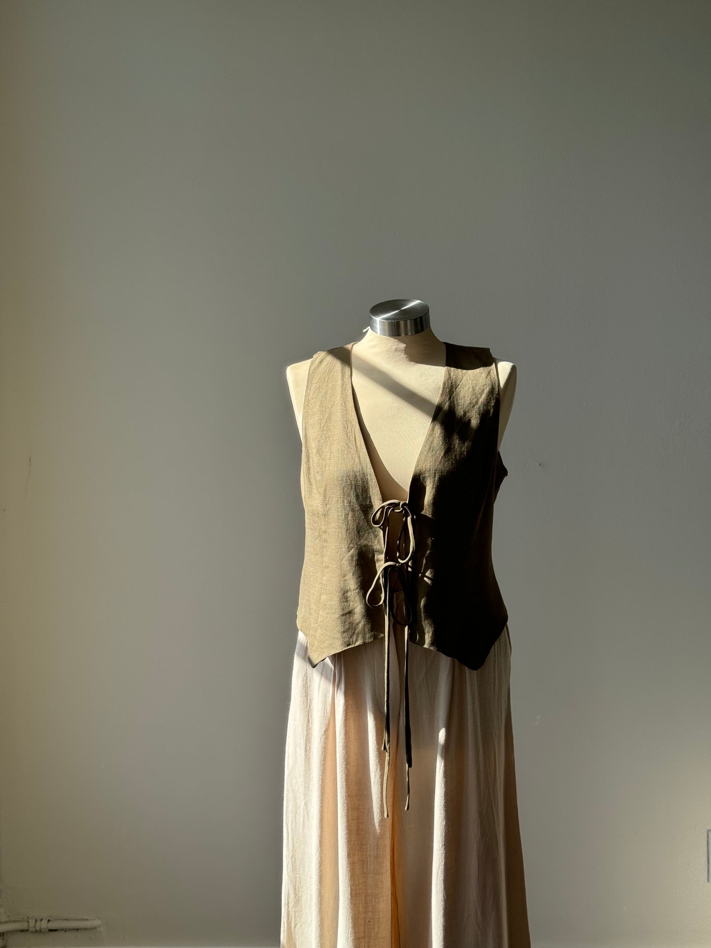 Melissa Linen Double Front Tie Vest In Olive
