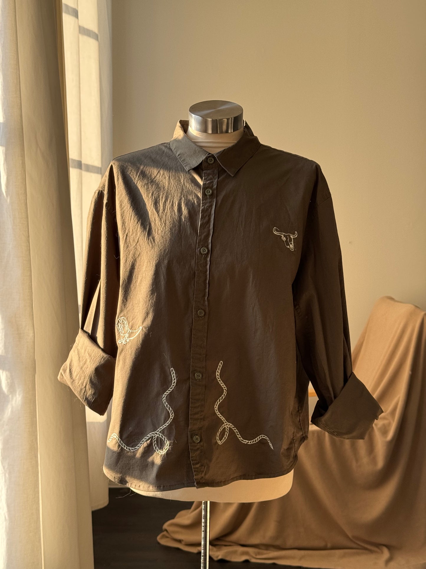 The Lawrence Handcrafted Sad Songs Cropped Button Down Long Sleeve In Army Olive Brown