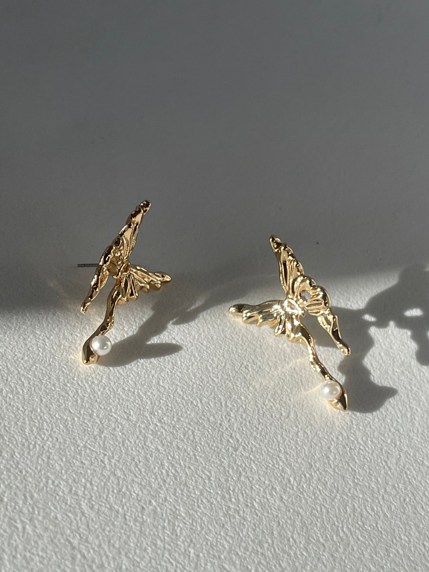 Madeline Stainless Steel Melting Butterfly Pearl Drop Stud Earring In Gold