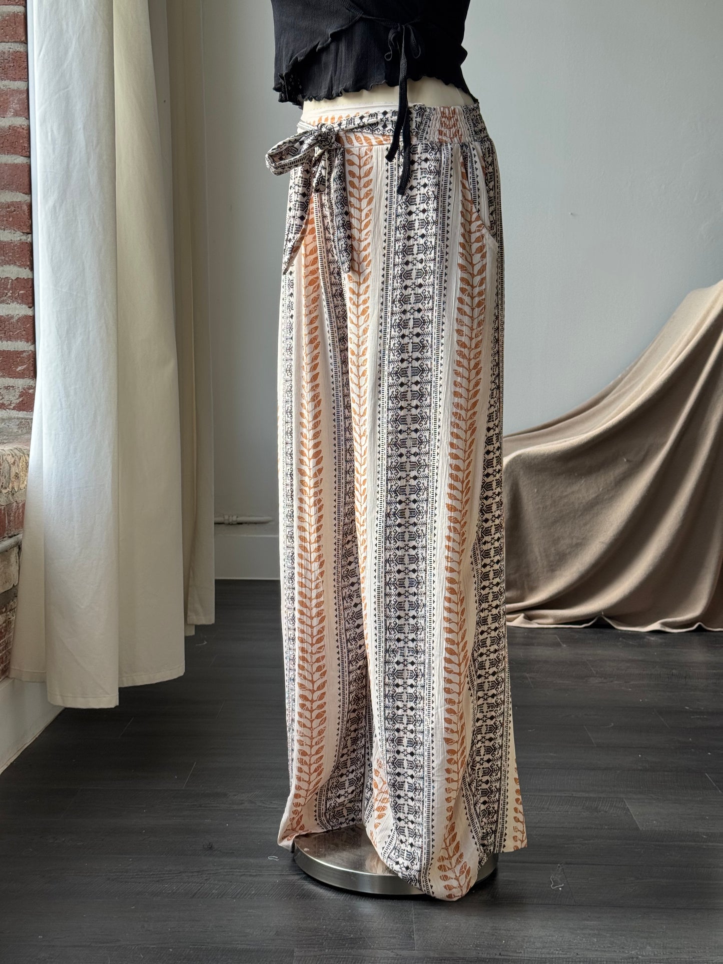 Lacey Tie Front Pants In Nat