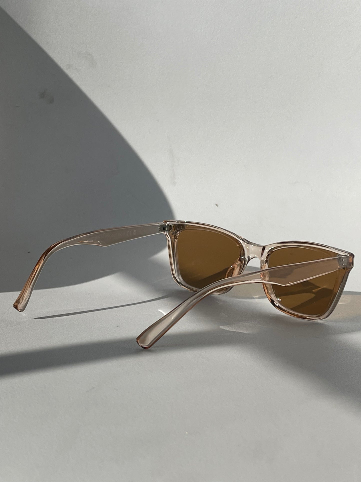 Tangi Triple Stud Classic Sunglasses In Taupe
