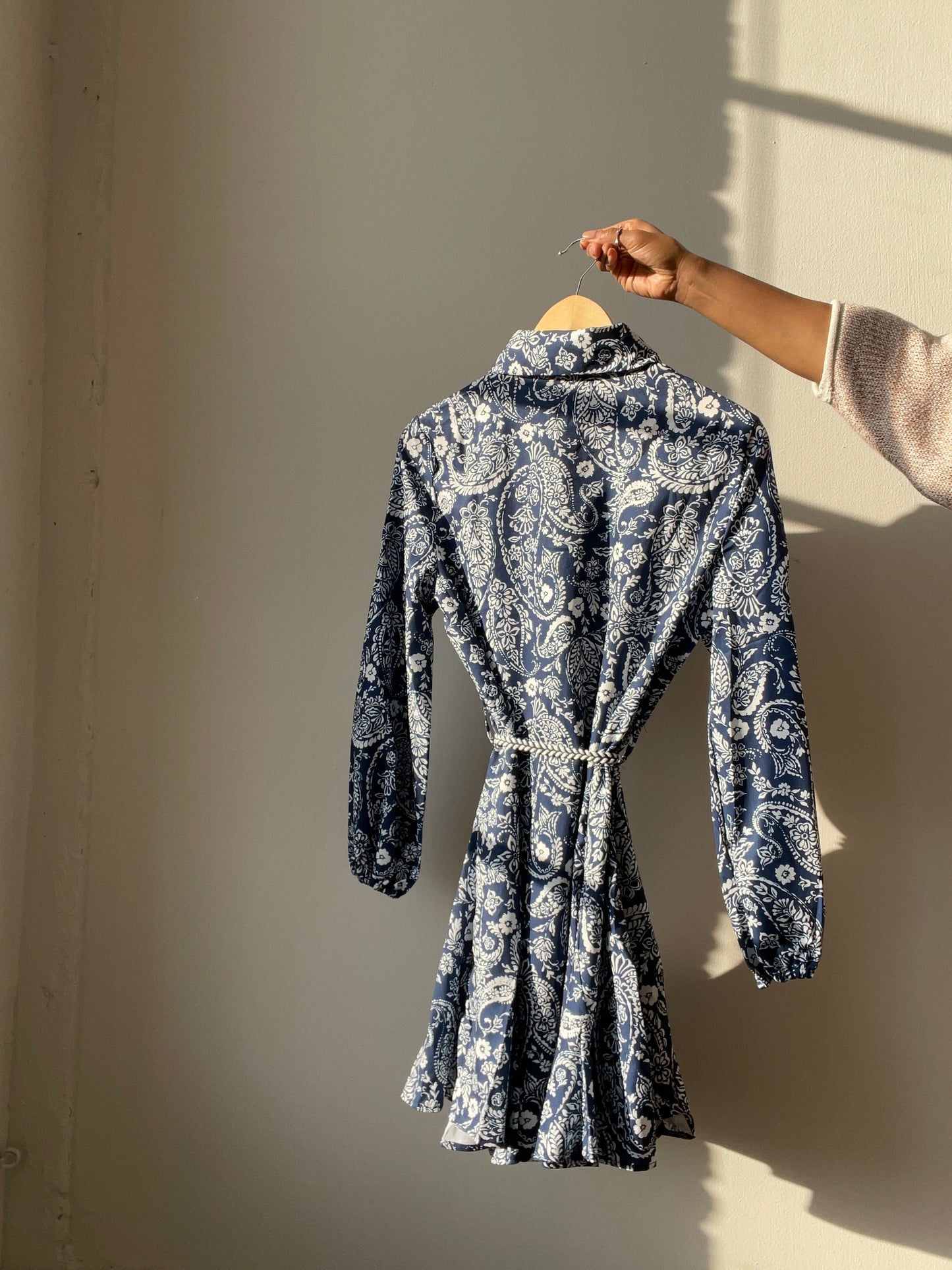 Paisley Button Down Balloon Sleeve Tie Shirt Dress In Vintage Navy