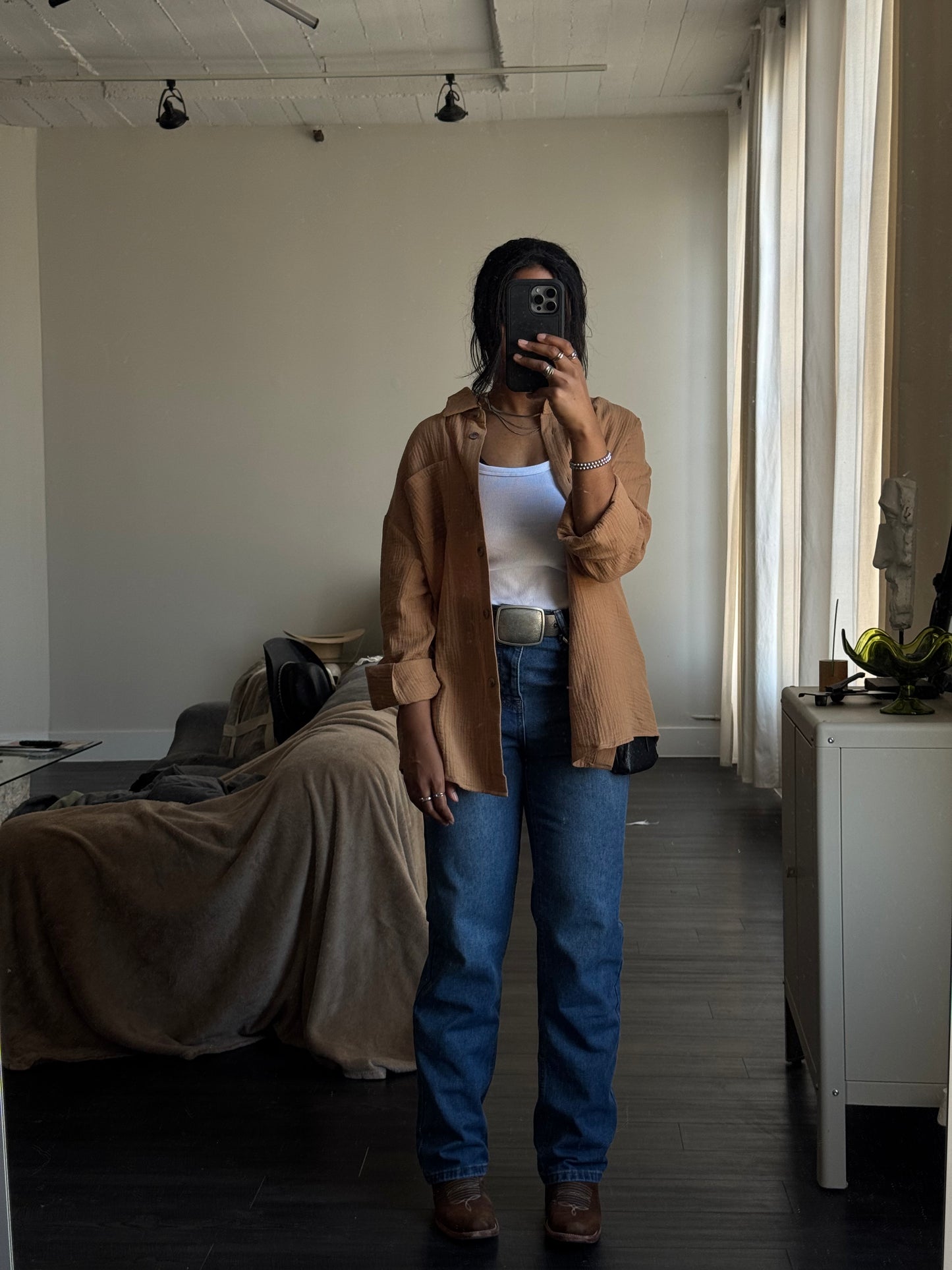 Trish Classic Cotton Boyfriend Button Down In Mocha