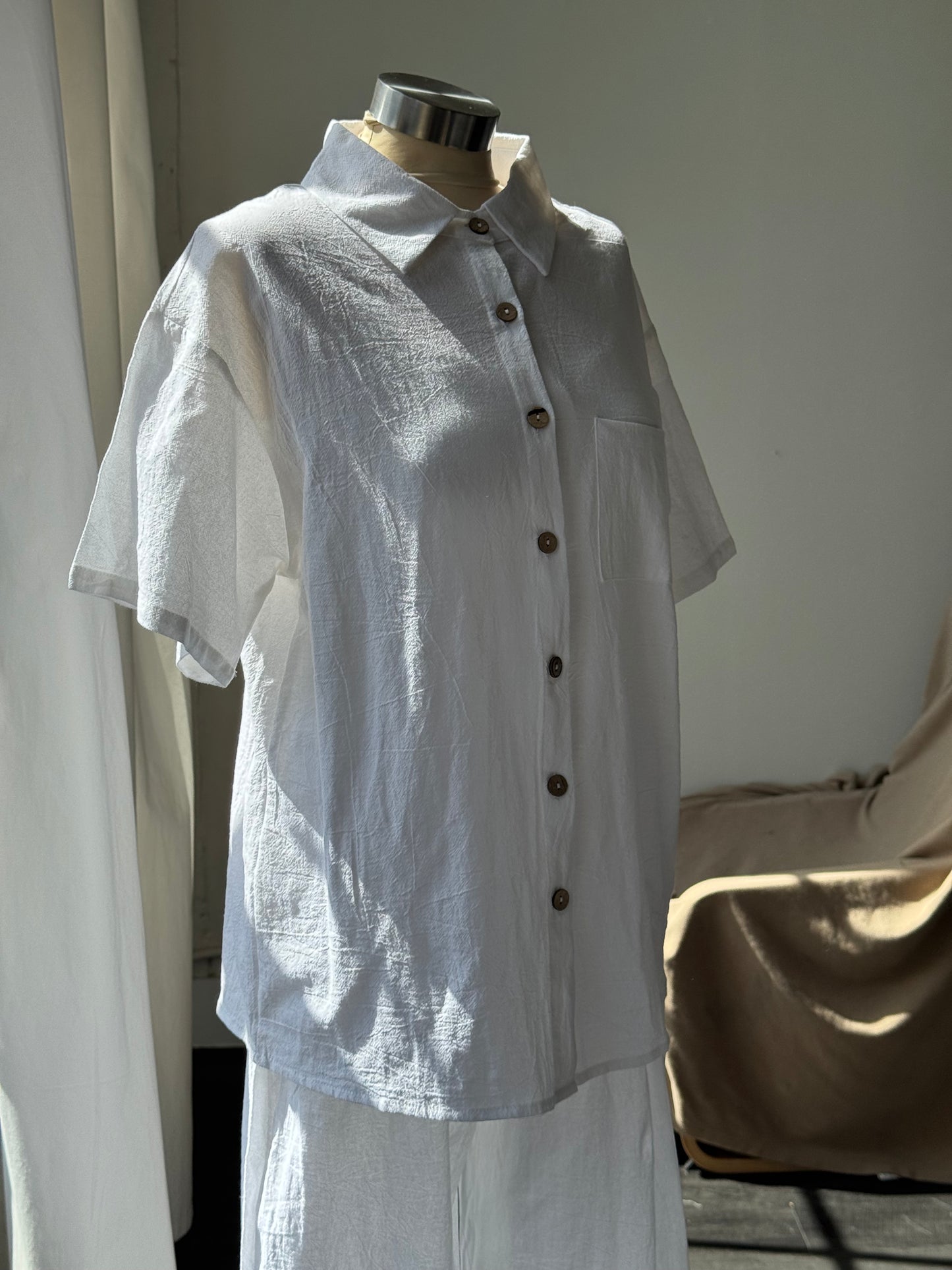 Melissa Cotton & Linen Short Sleeve Button Down In White