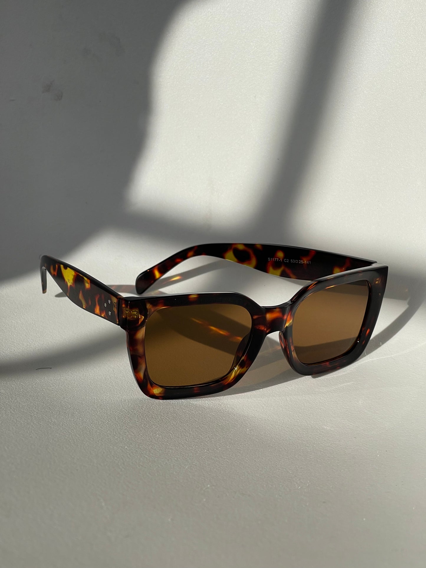 Leah Sunglasses In Full Tortoise