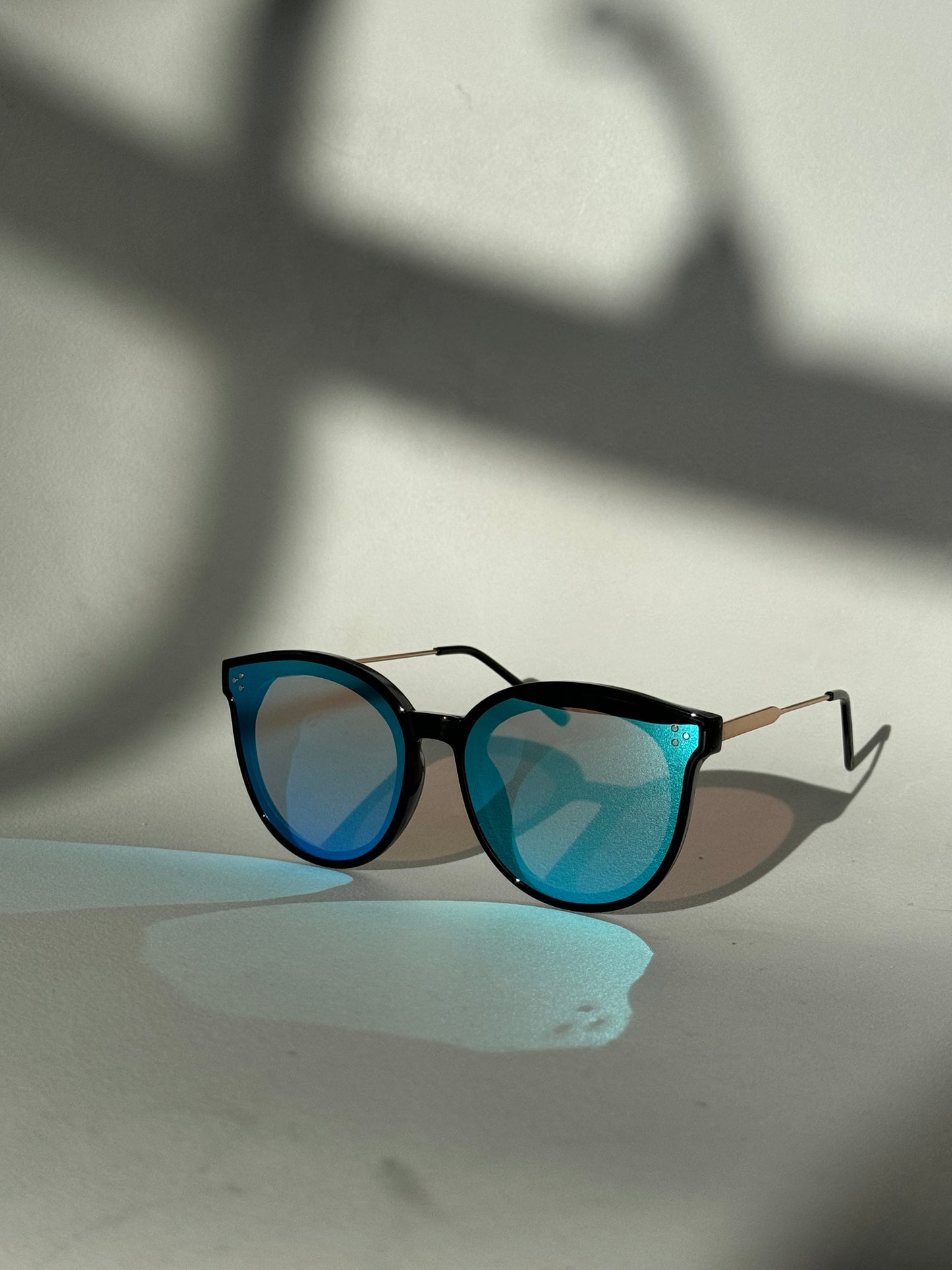 Priscilla Tri Sunglasses In Sky