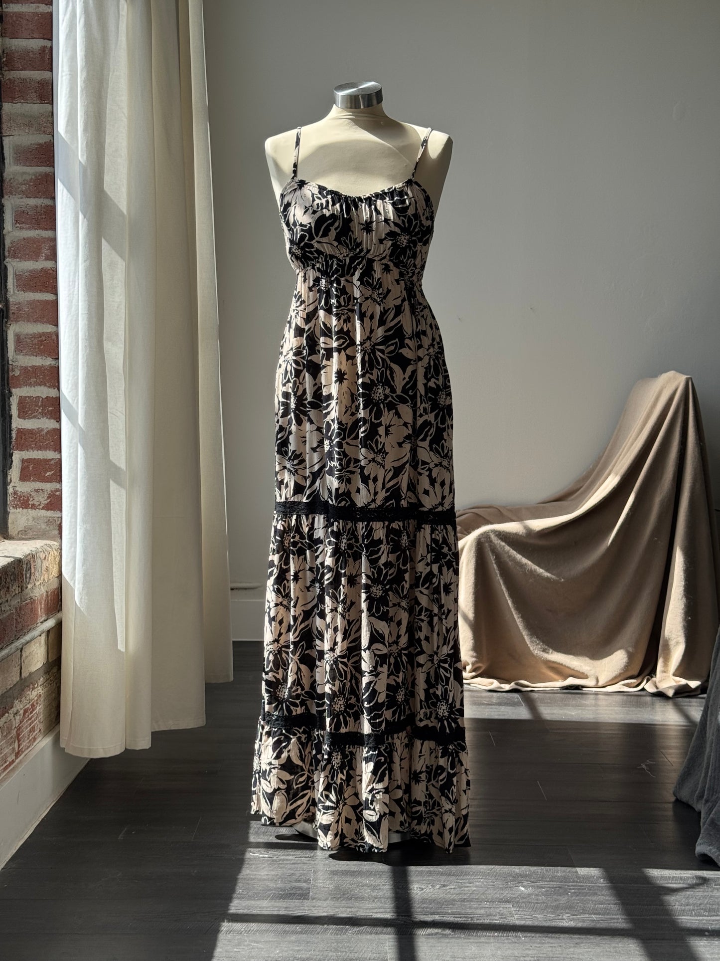 Floral Tired Maxi Dress In Black Taupe