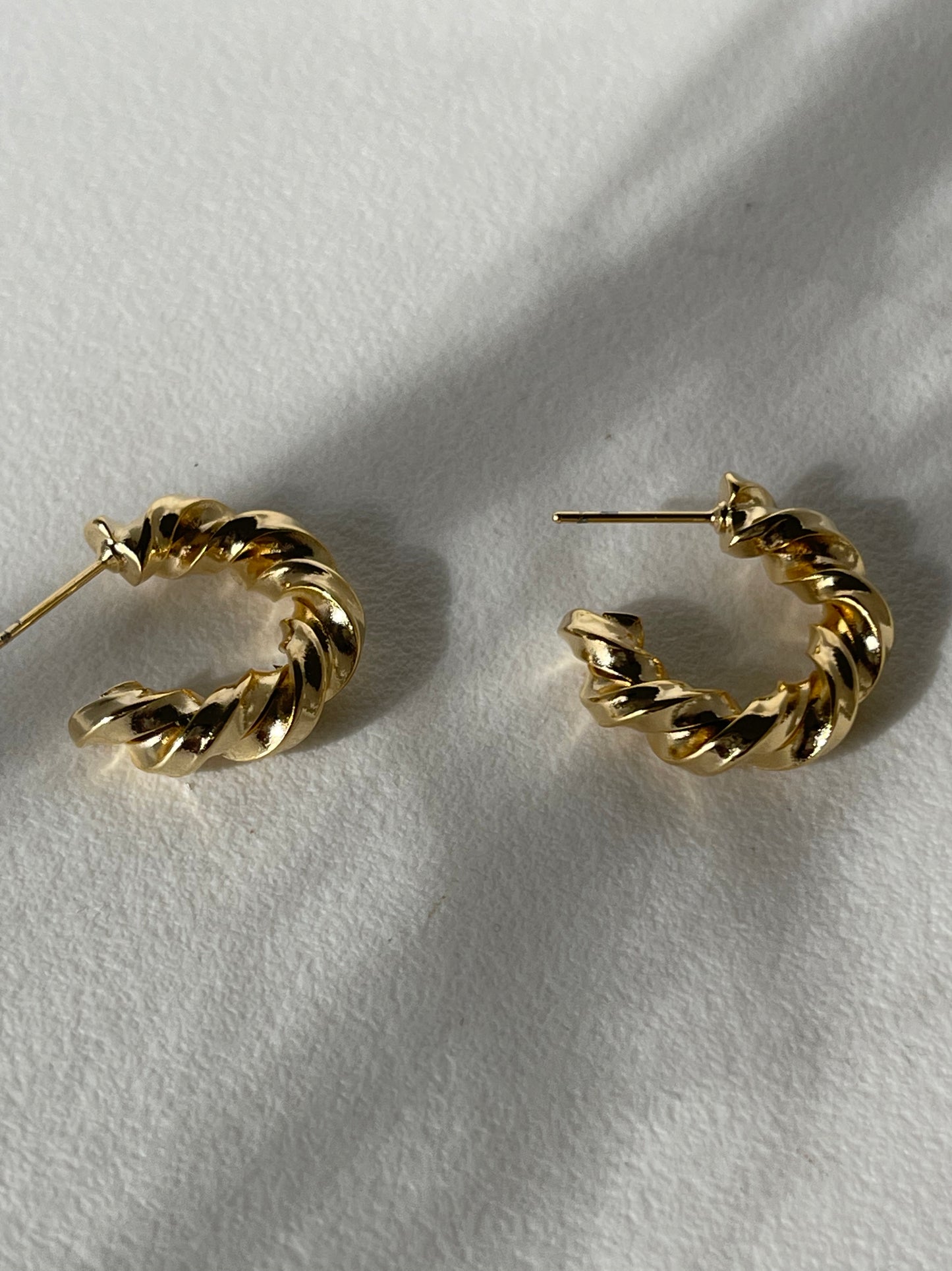 Tory 14k Gold Dipped Bold Twist Hoop Earring In Gold