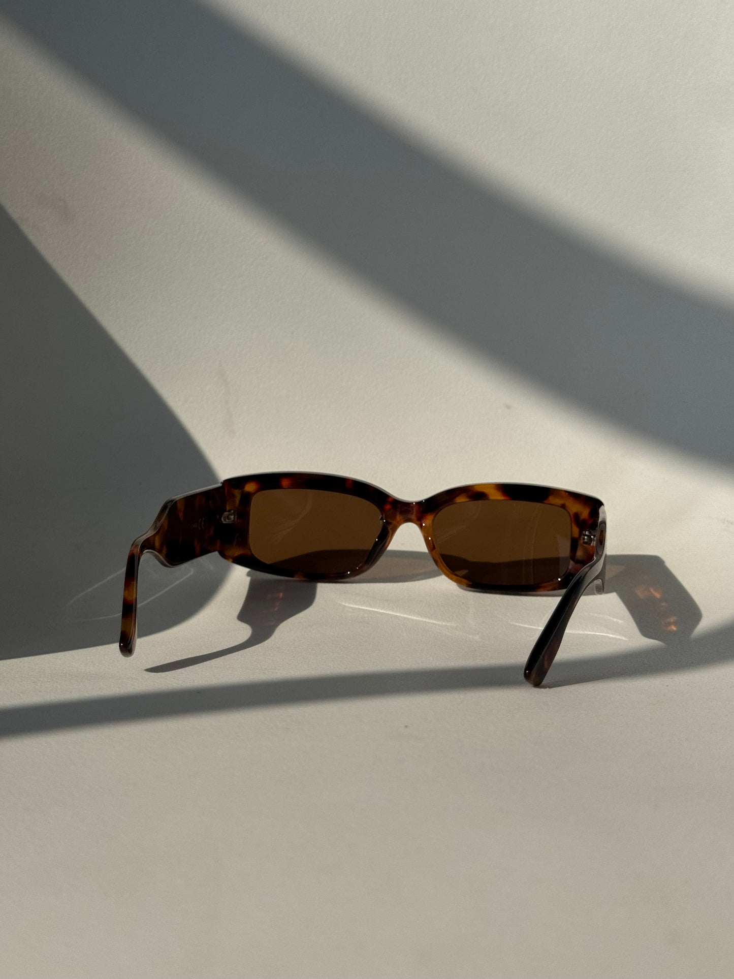 Shasta Square Double Stud Sunglasses In Tortoise