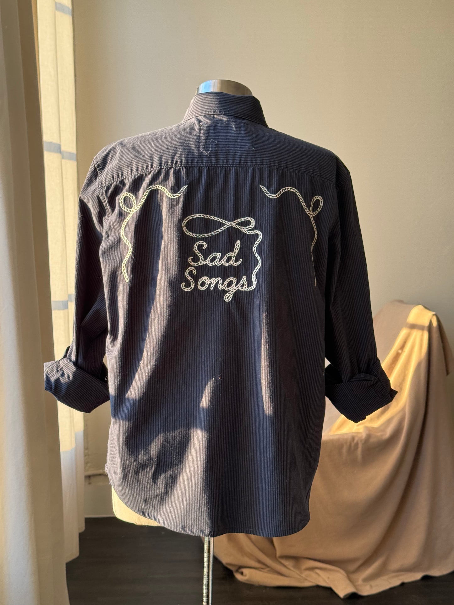 Lawrence Handcrafted Sad Songs Cropped Cotton Button Down Long Sleeve In Pinstripe Midnight Navy