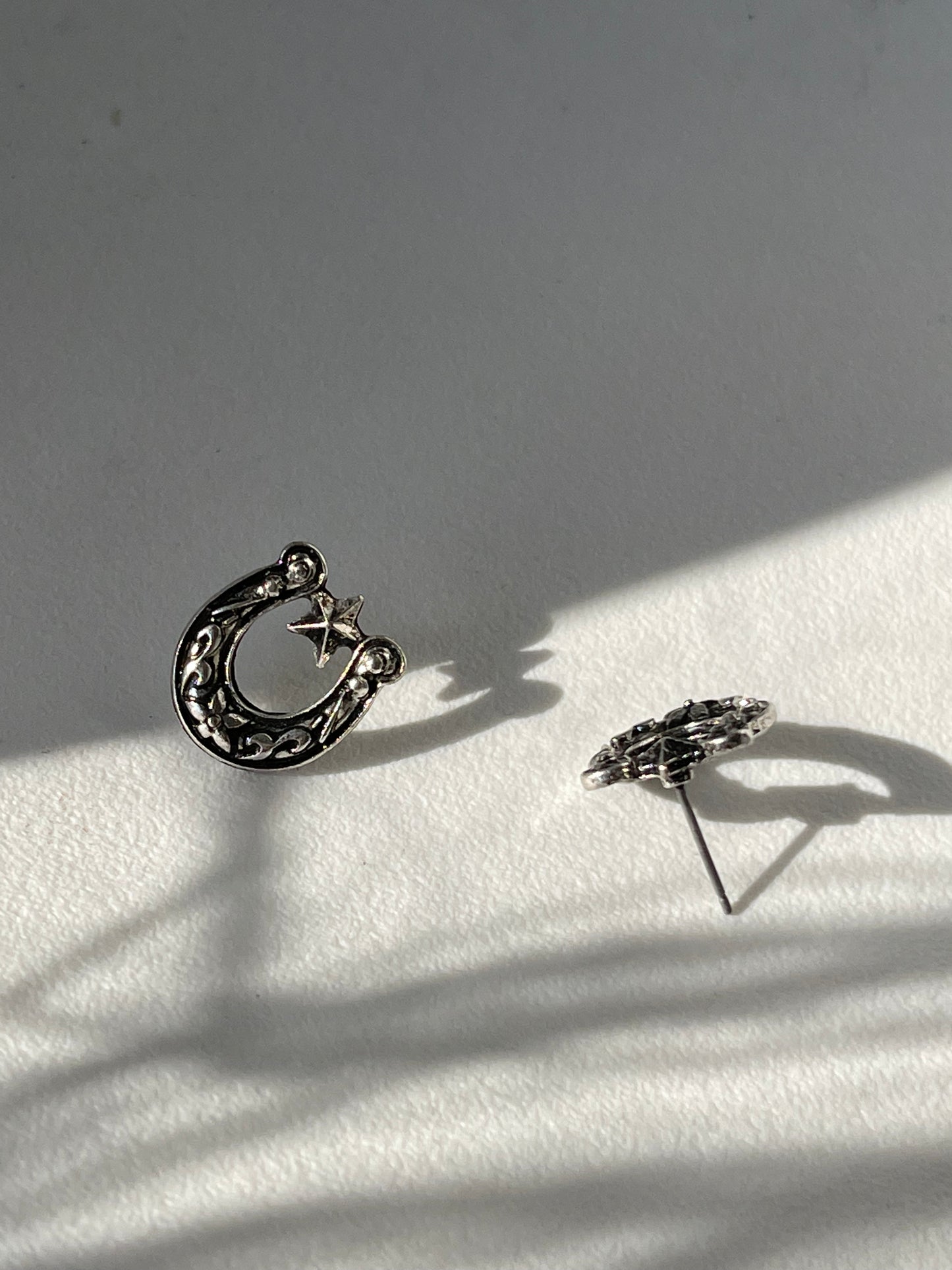 Lucky Western Horseshoe Stud Earring In Silver