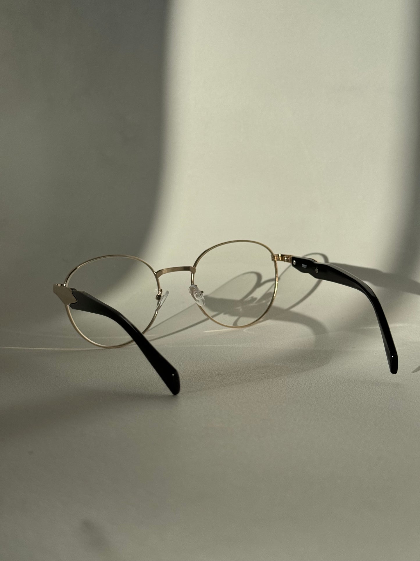 Davon Classic 80s Style Sunglasses In Clear
