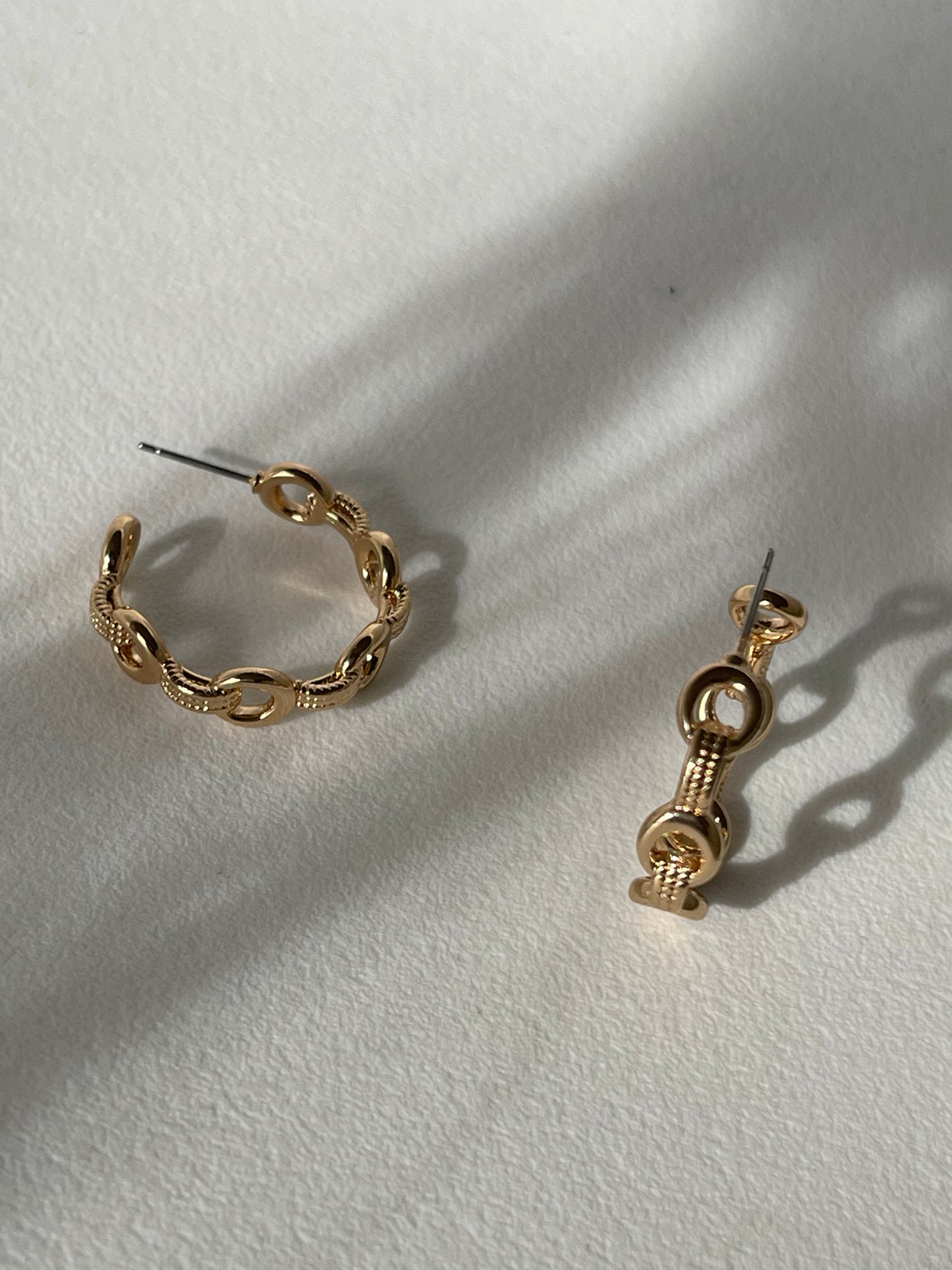 Kayla Classic Link Hoop Earring In Gold
