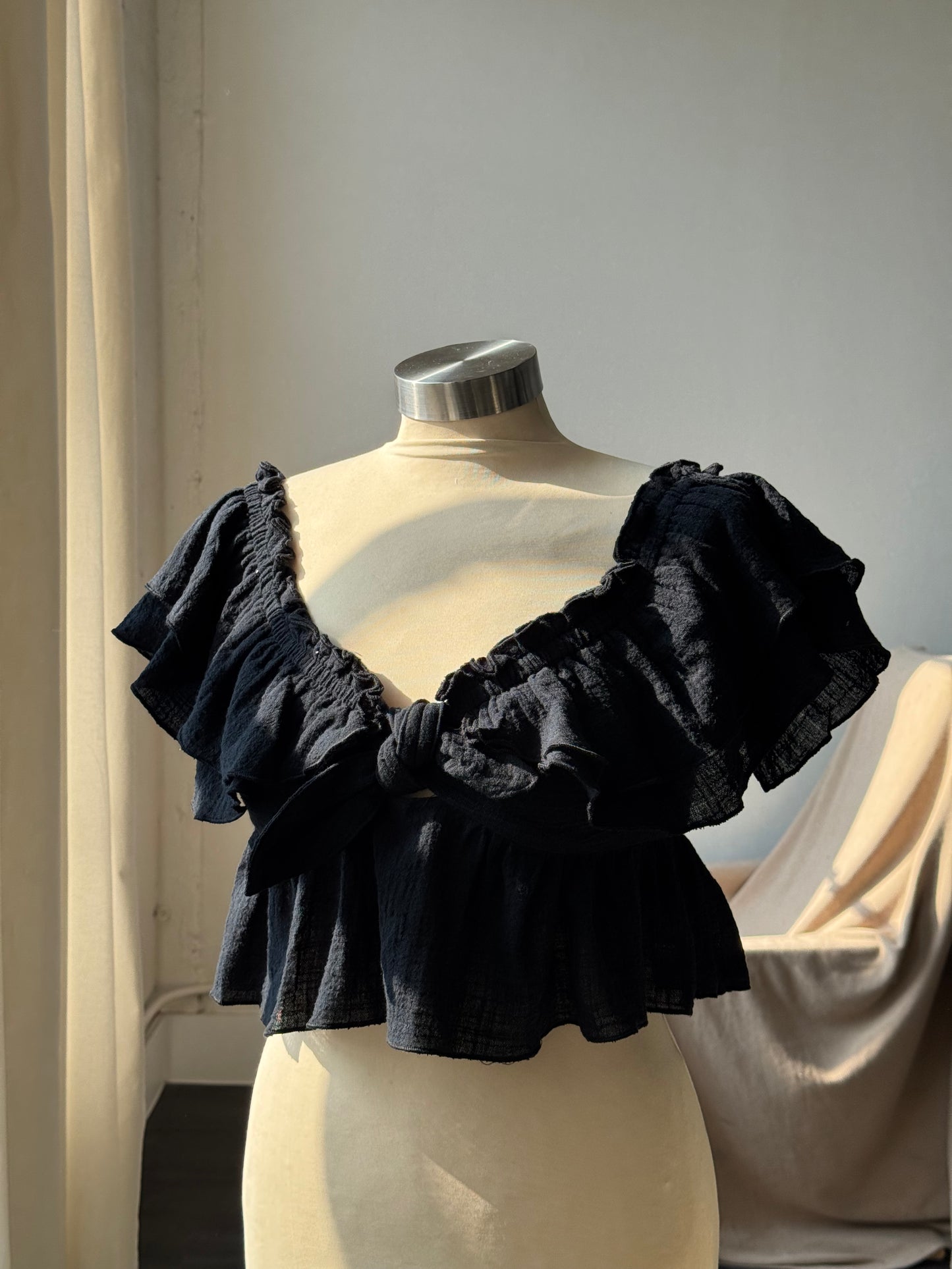 Helena Cotton Ruffle Cropped Top In Black