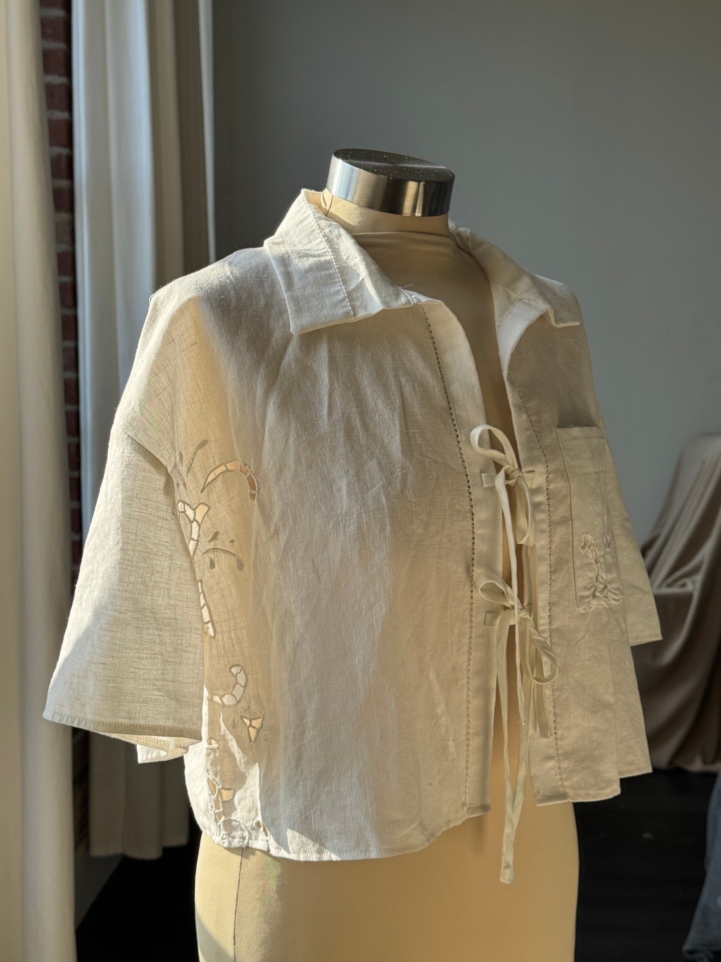 Judy Handcrafted Vintage Tie Front Top In Linen