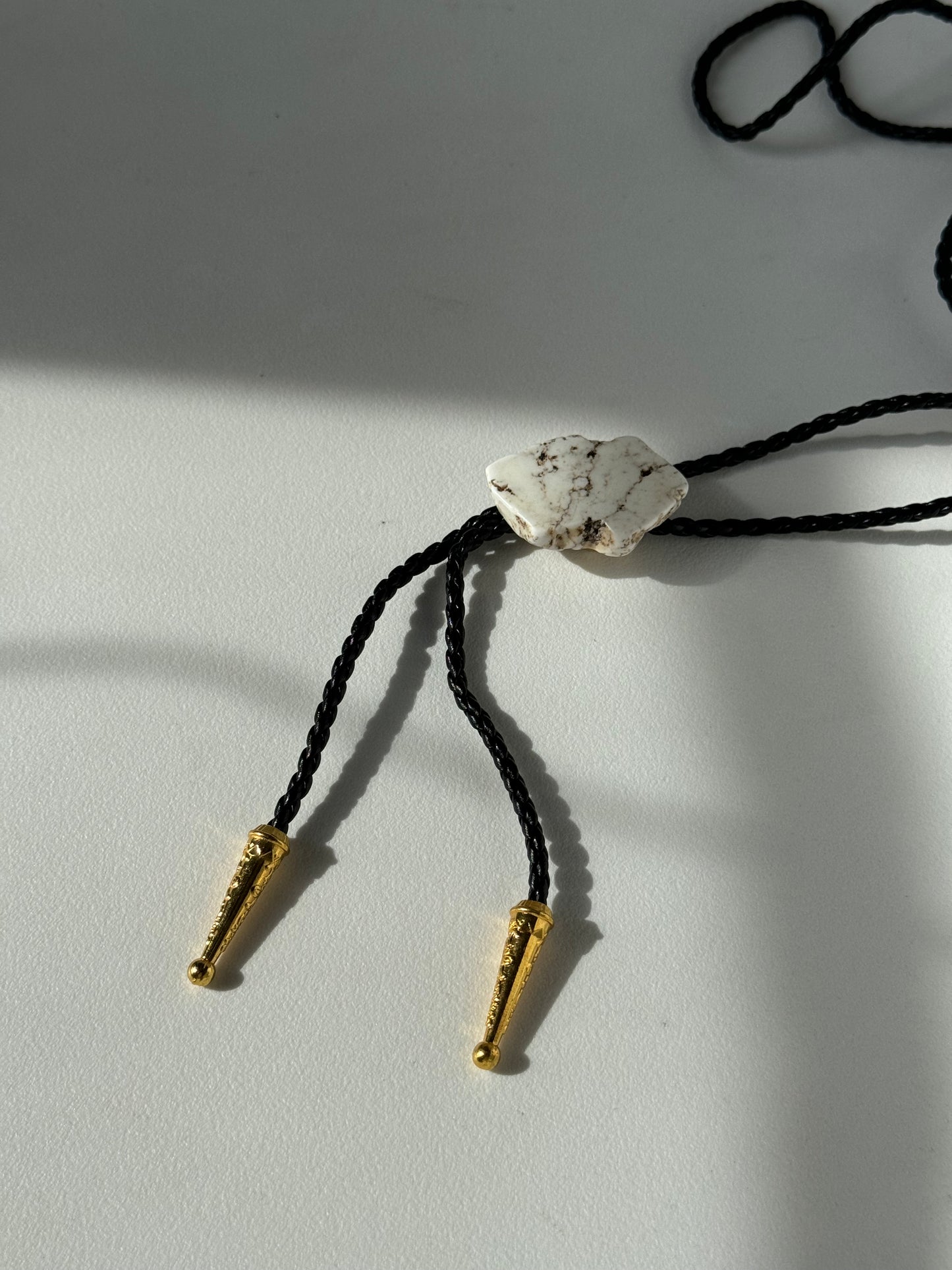 Brooke Natural Gemstone Gold Tips Bolo Tie In Howlite White
