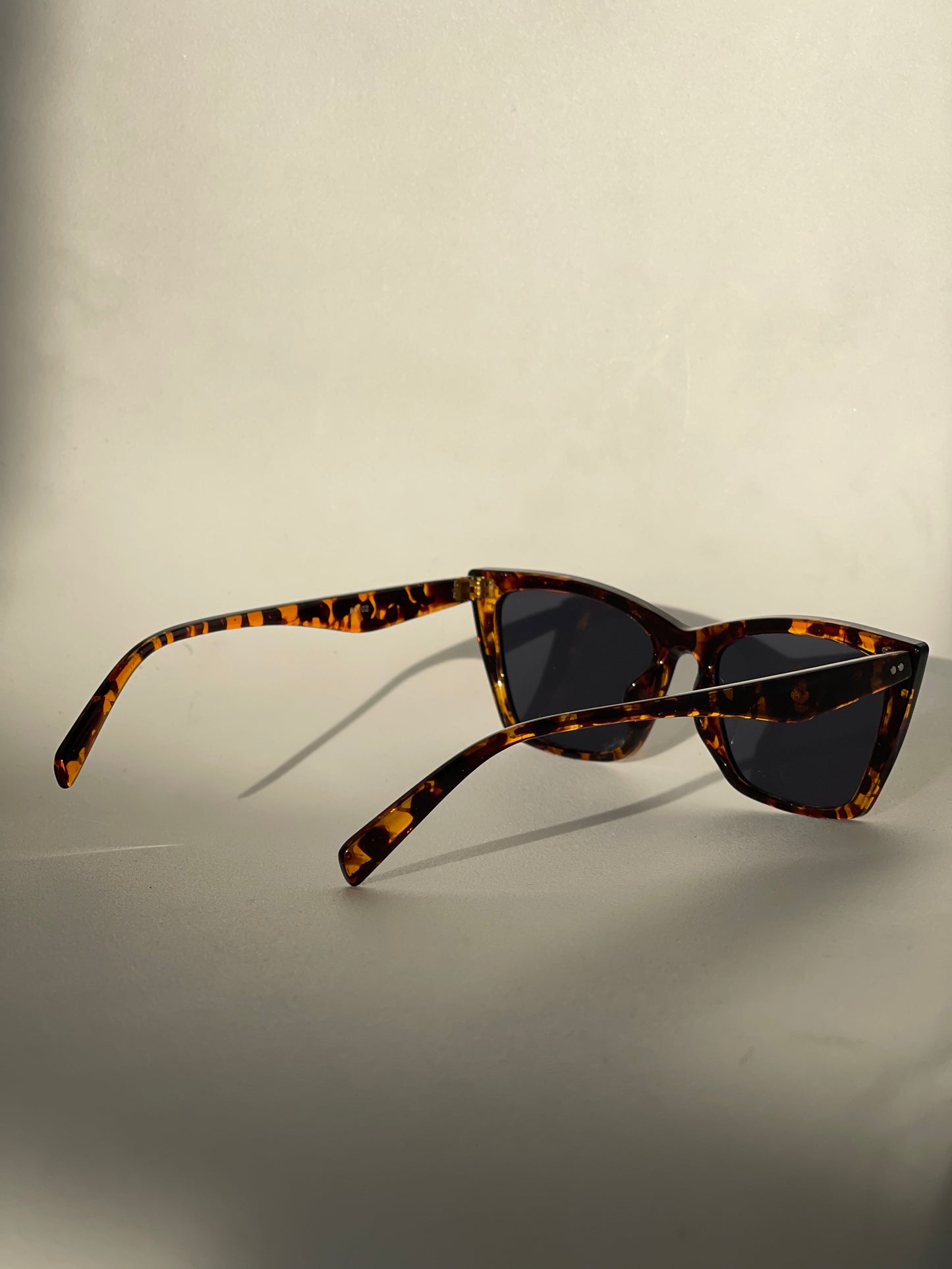 Stacy Edgy Cat Eye Sunglasses In Tortoise