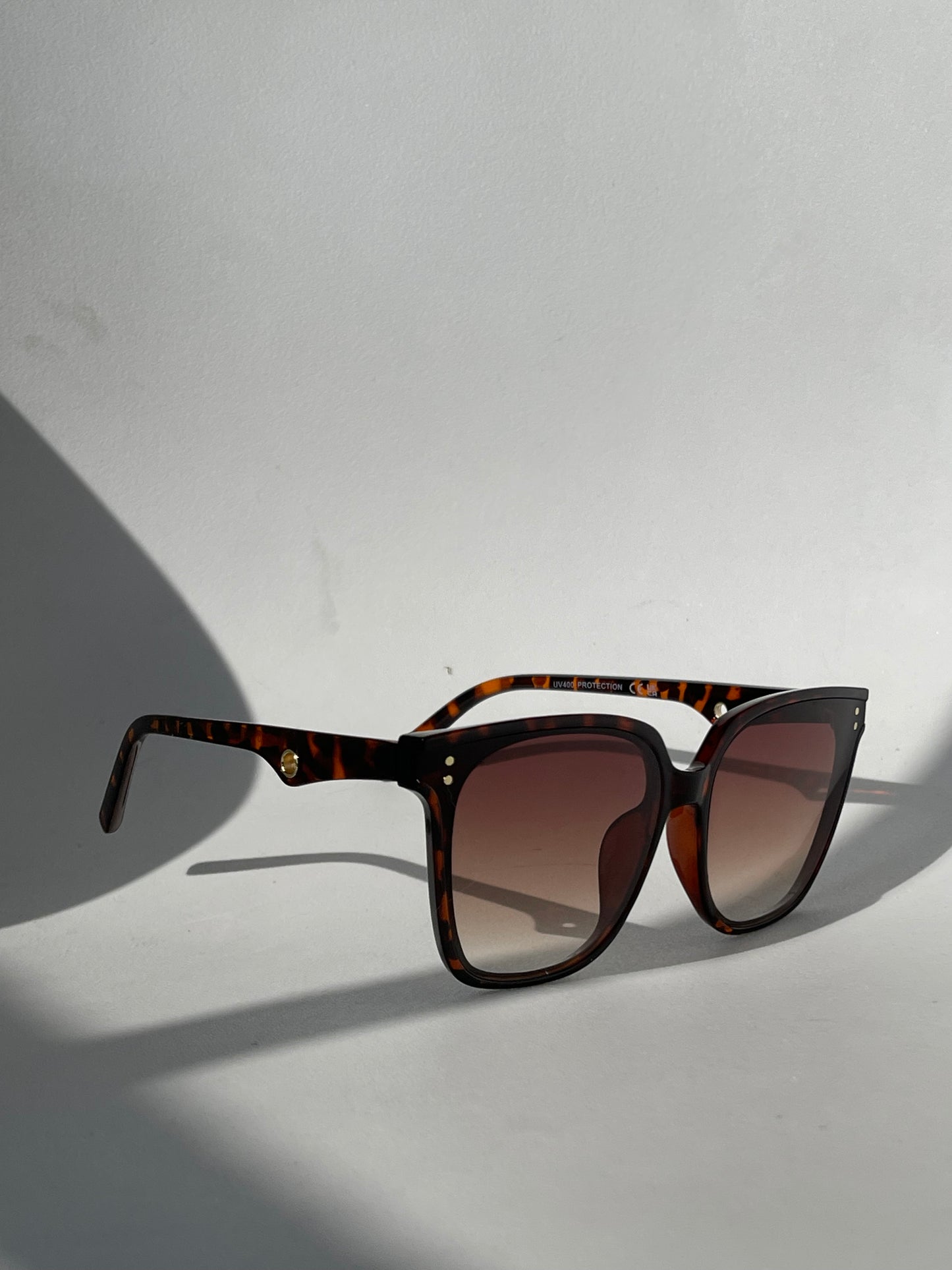 Susan Double Stud 70s Style Sunglasses In Tortoise
