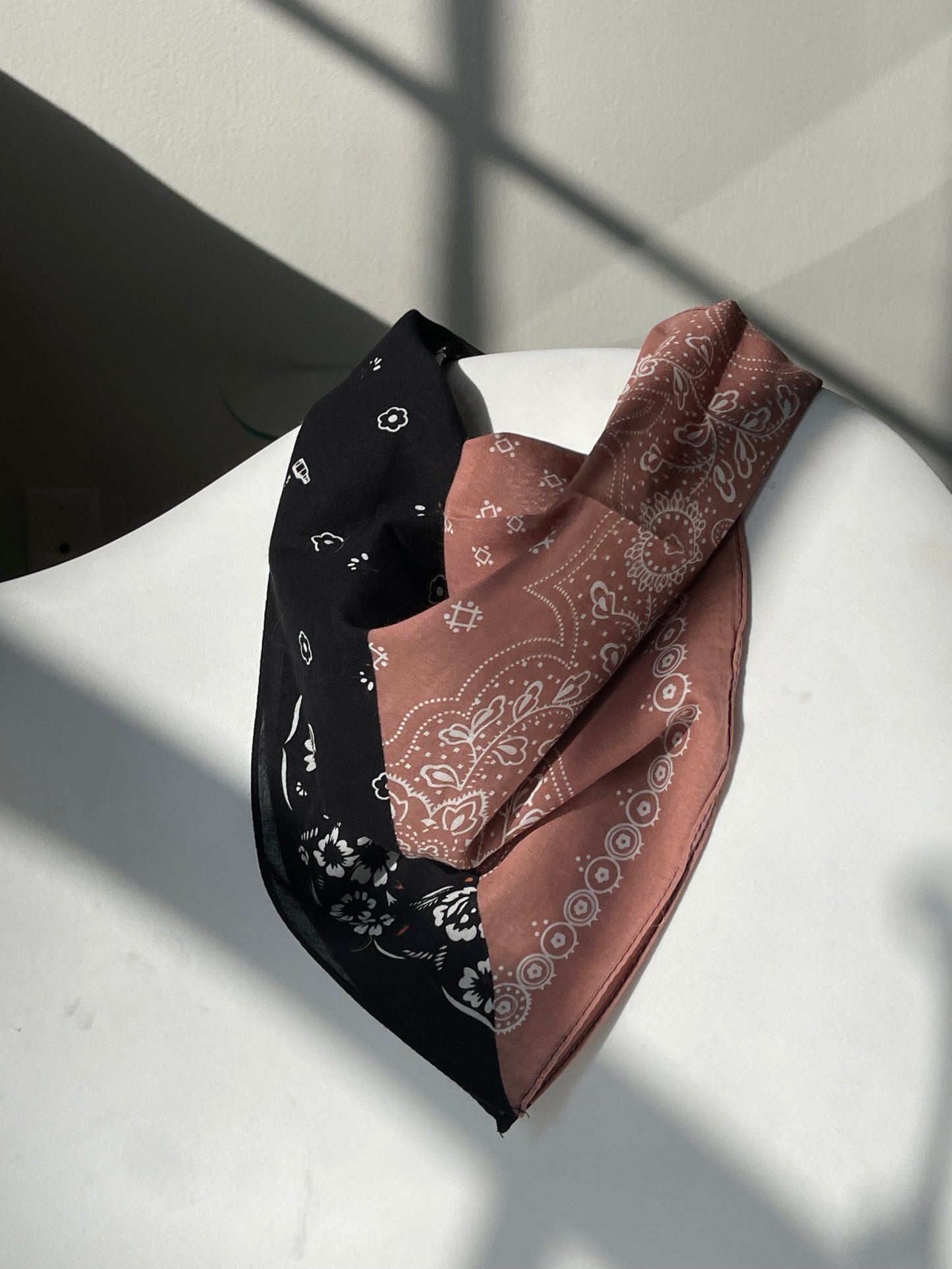 Seguin Cotton Ultra Soft Two Tone Western Floral Bandana In Mocha