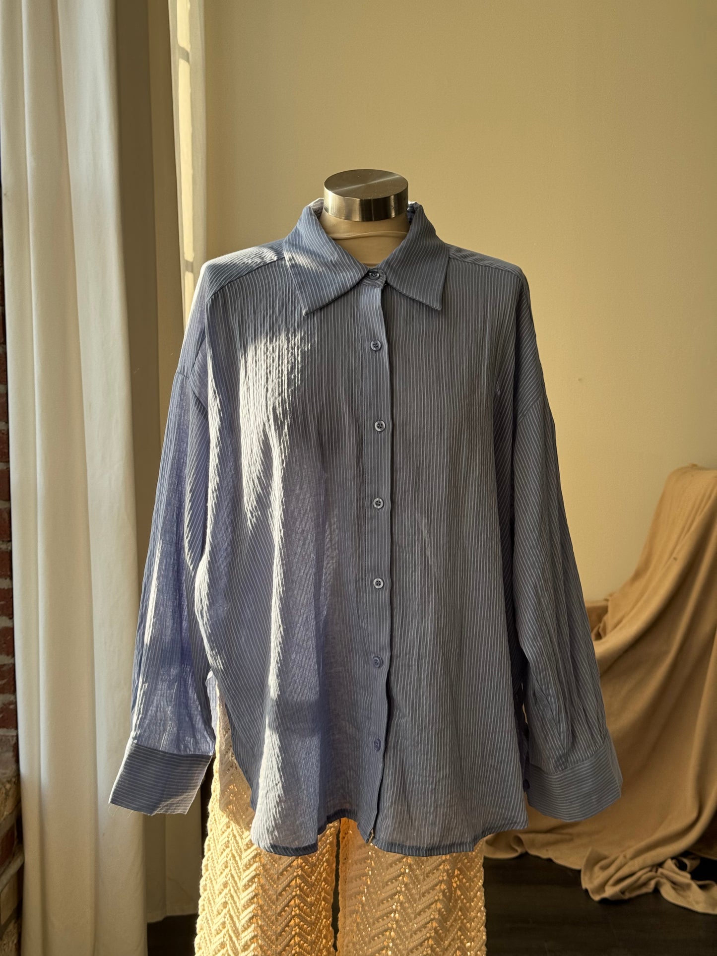 Riley Cotton Button Down In Blue