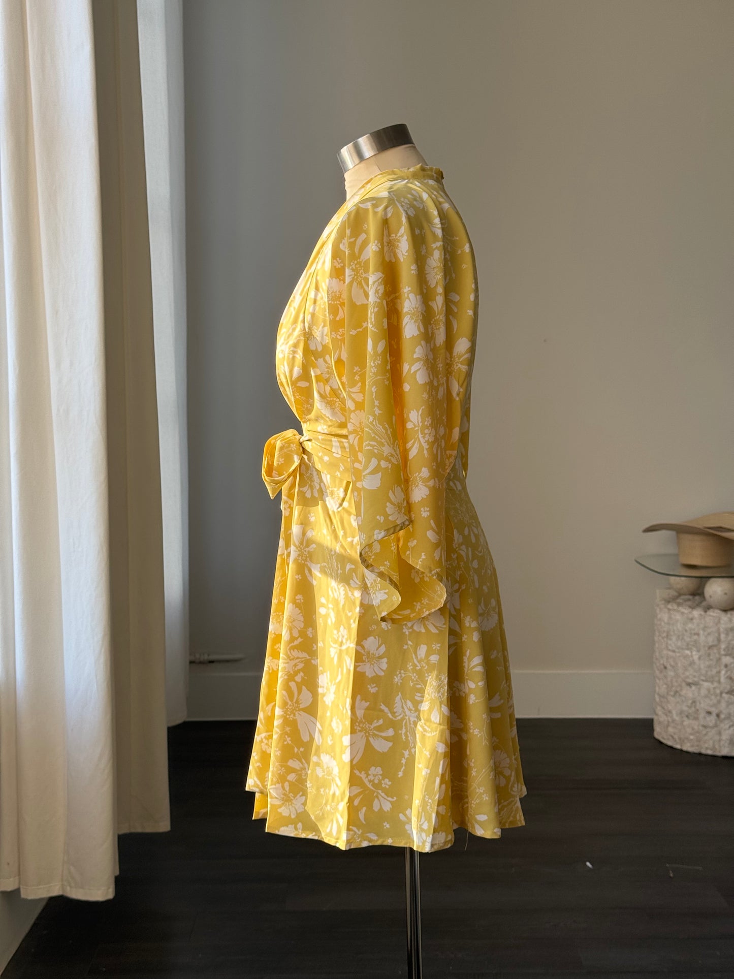 Kinsey Floral Kimono Tie Front Dress In Lemon