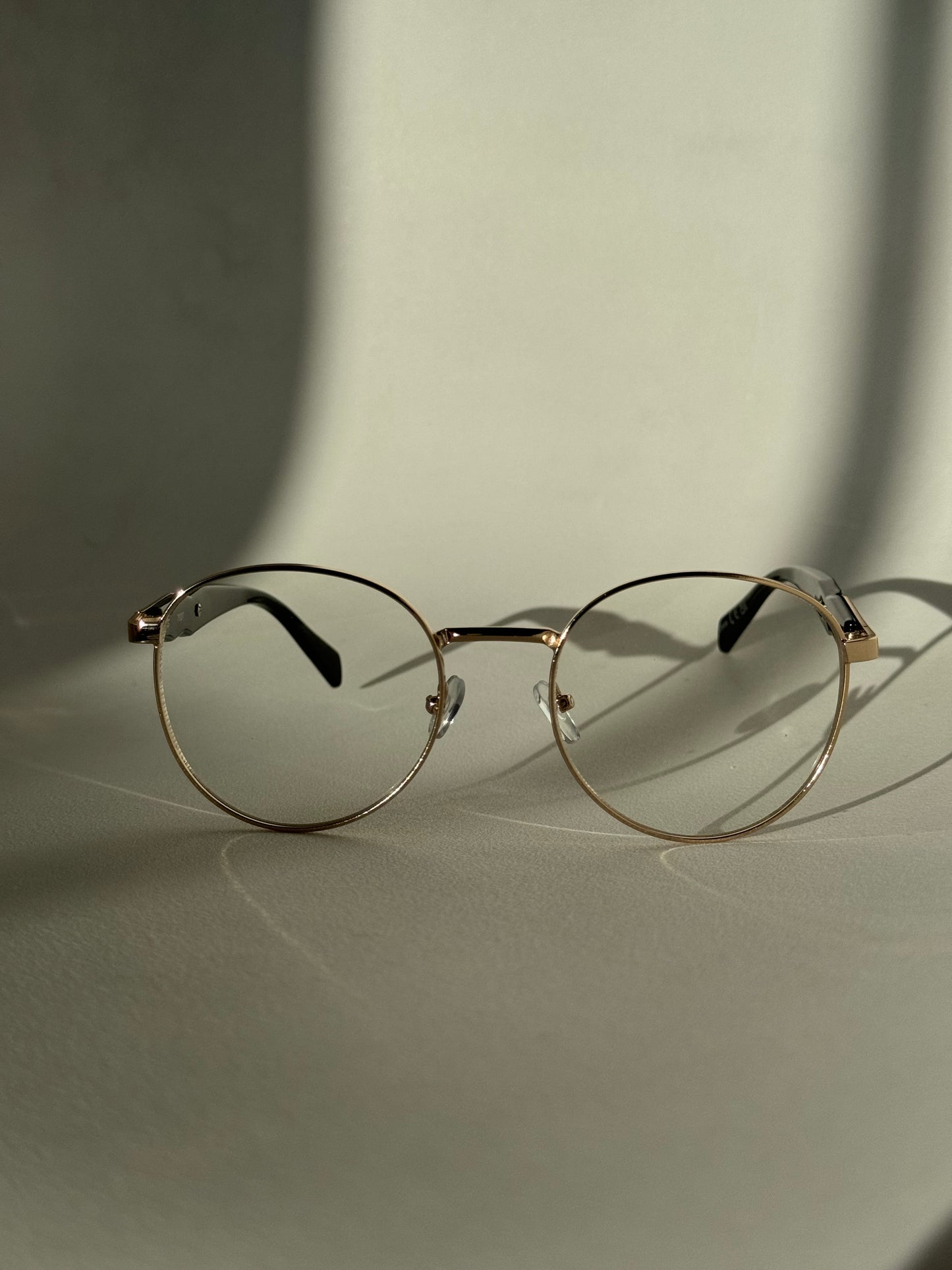Davon Classic 80s Style Sunglasses In Clear