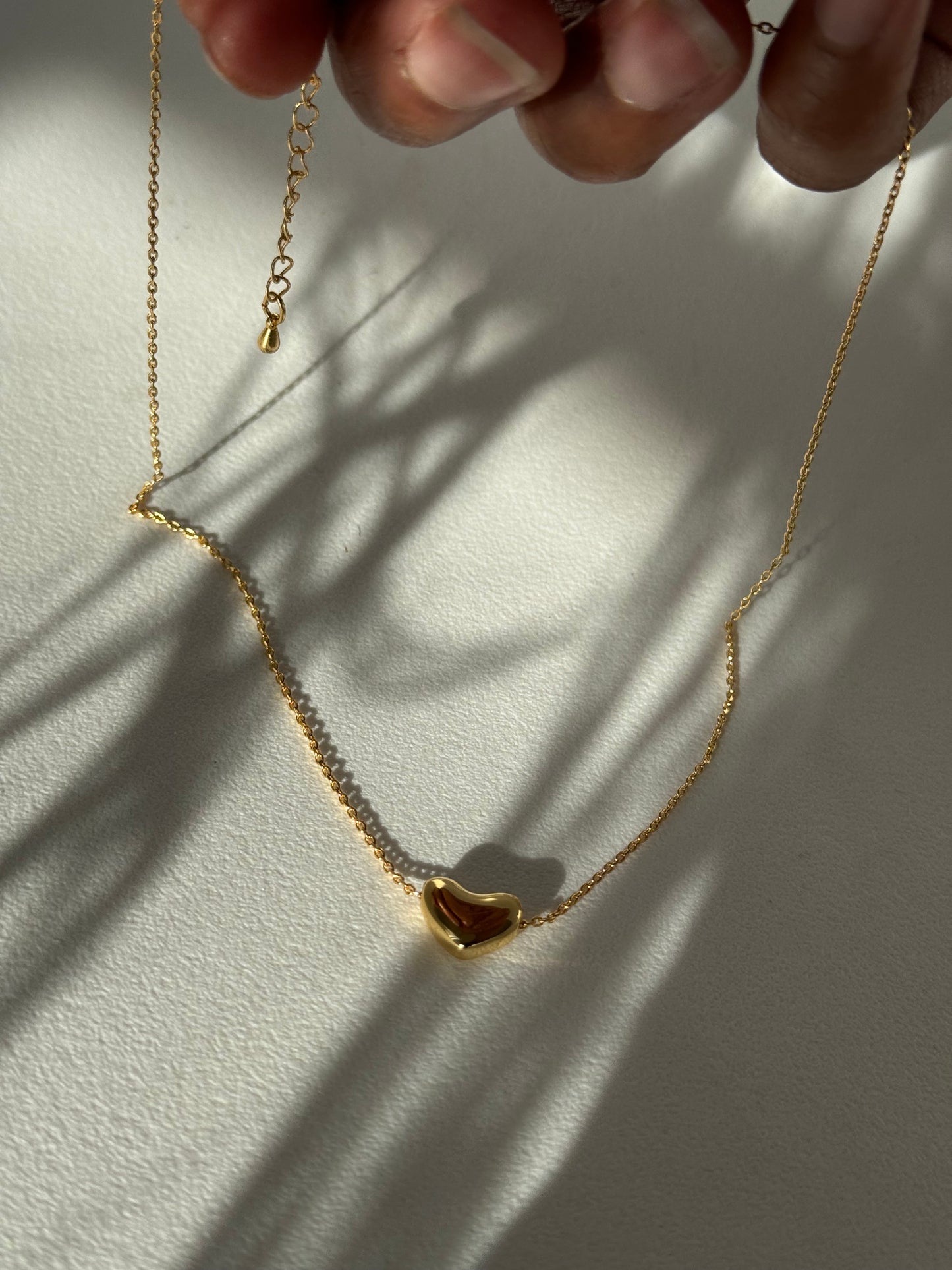 Dorothy 18k Gold Dipped Heart Charm Necklace In Gold