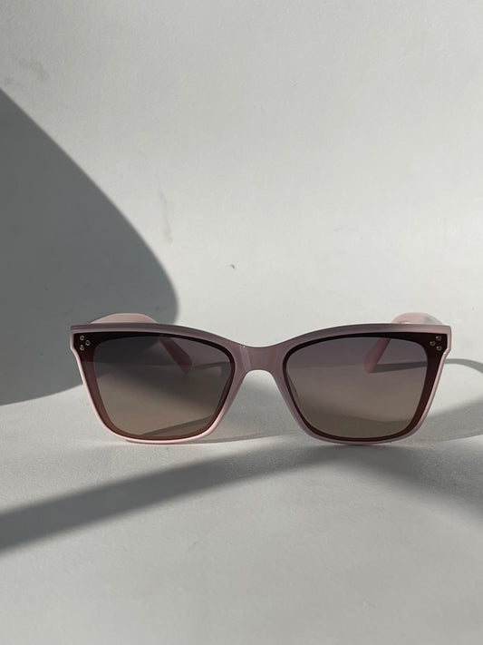 Tangi Triple Stud Classic Sunglasses In Pink