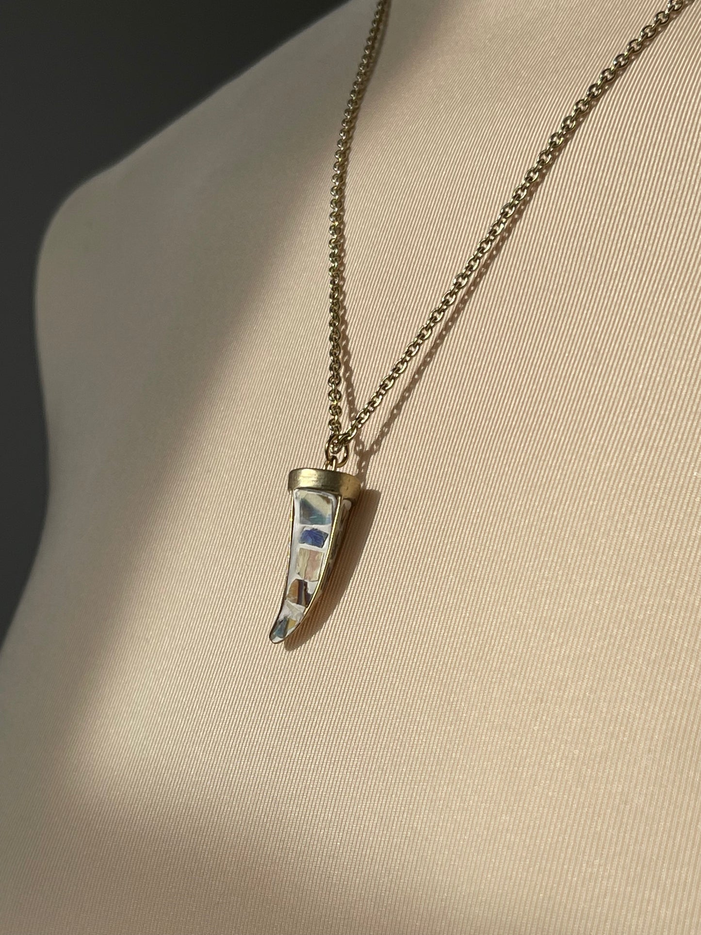 Allen Artisan Horn & Stone Necklace In Ivory Gold