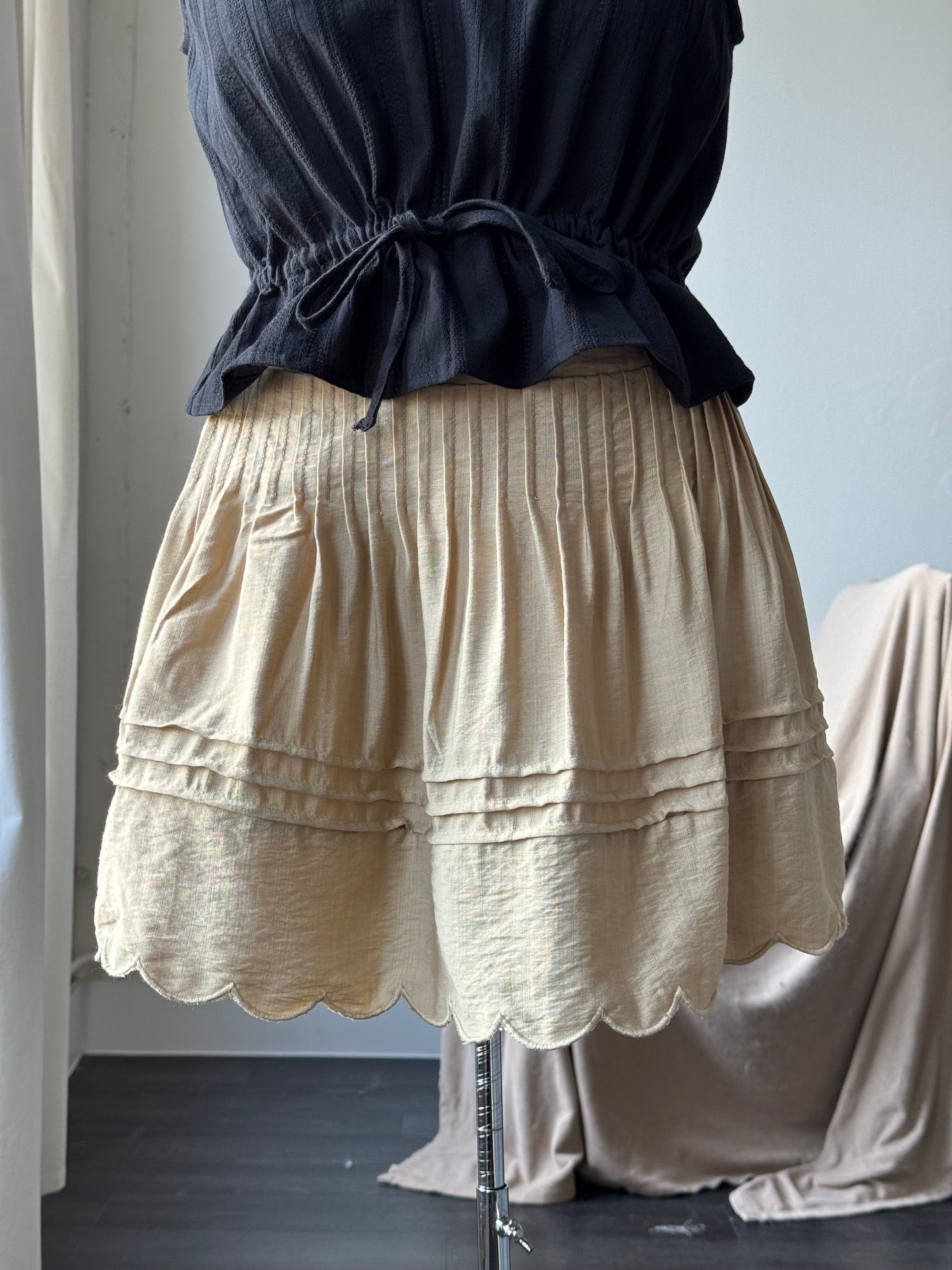 Ginny Cotton Pleated & Scallop Skirt In Taupe