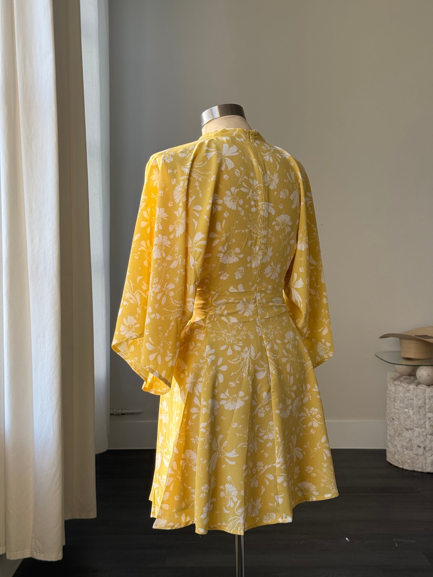 Kinsey Floral Kimono Tie Front Dress In Lemon