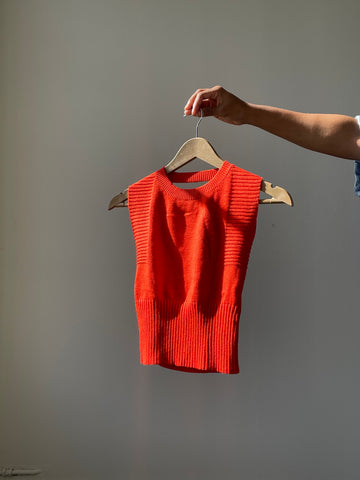 Chelsea Open Back Cropped Sweater Vest In Electric Cherry